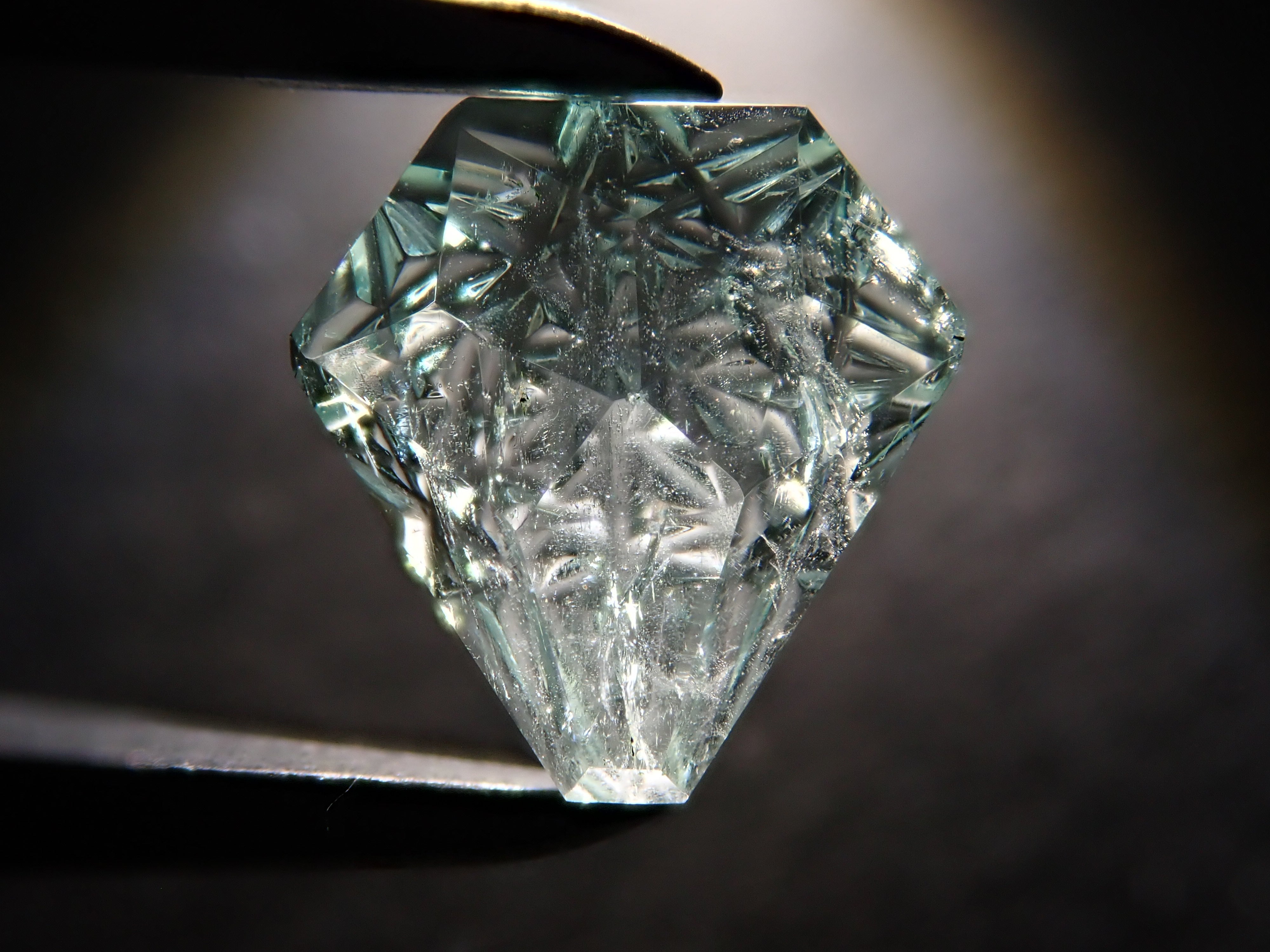 【甲州貴石切子】コロンビア産エメラルド 1.701ct《コラボ》ルース ワッペン付