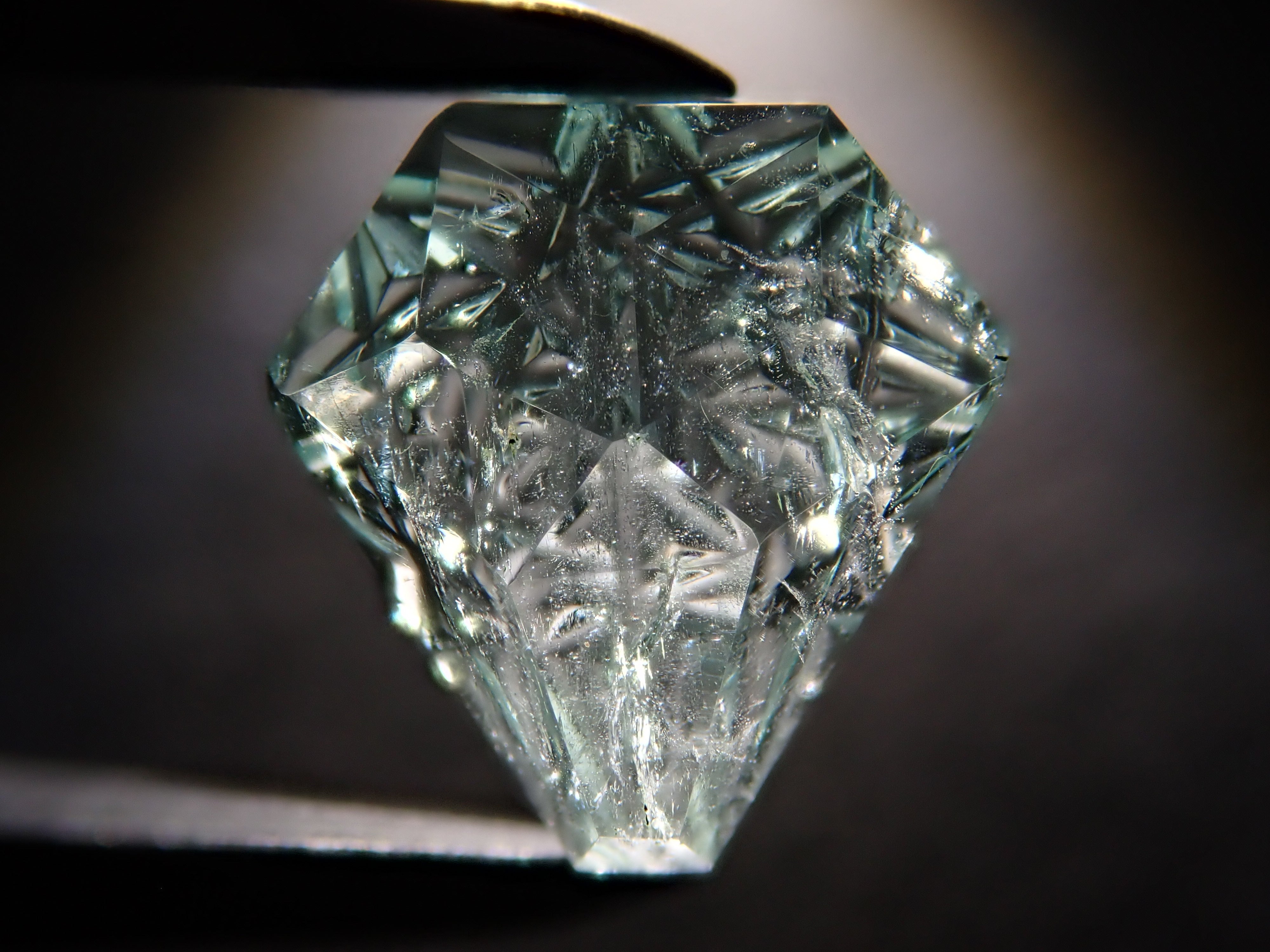 【甲州貴石切子】コロンビア産エメラルド 1.701ct《コラボ》ルース ワッペン付