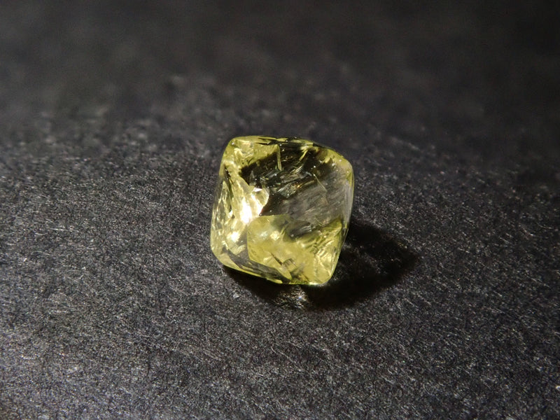 ダイヤモンド原石（ソーヤブル） 0.305ct原石