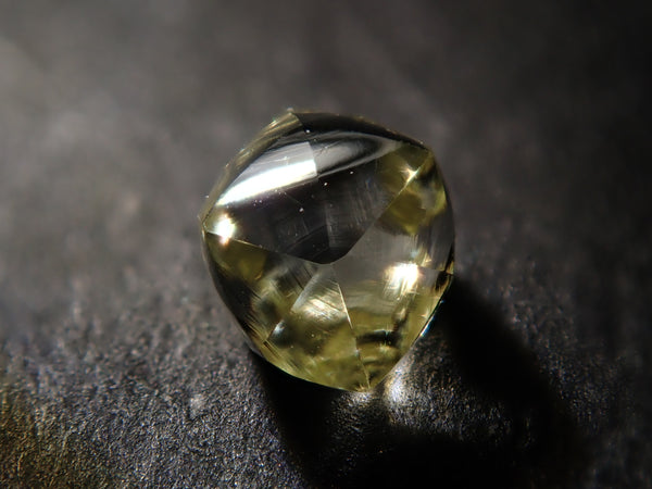 ダイヤモンド原石（メイカブル） 0.323ct原石