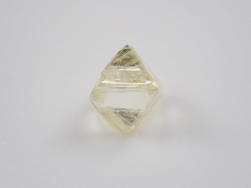 ダイヤモンド原石（ソーヤブル） 0.635ct原石（トライゴン有）