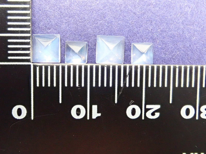 Blue moonstone (pyramid cut, 5 x 5 mm, 4 x 4 mm) 2 stone set《Discount available for multiple purchases》