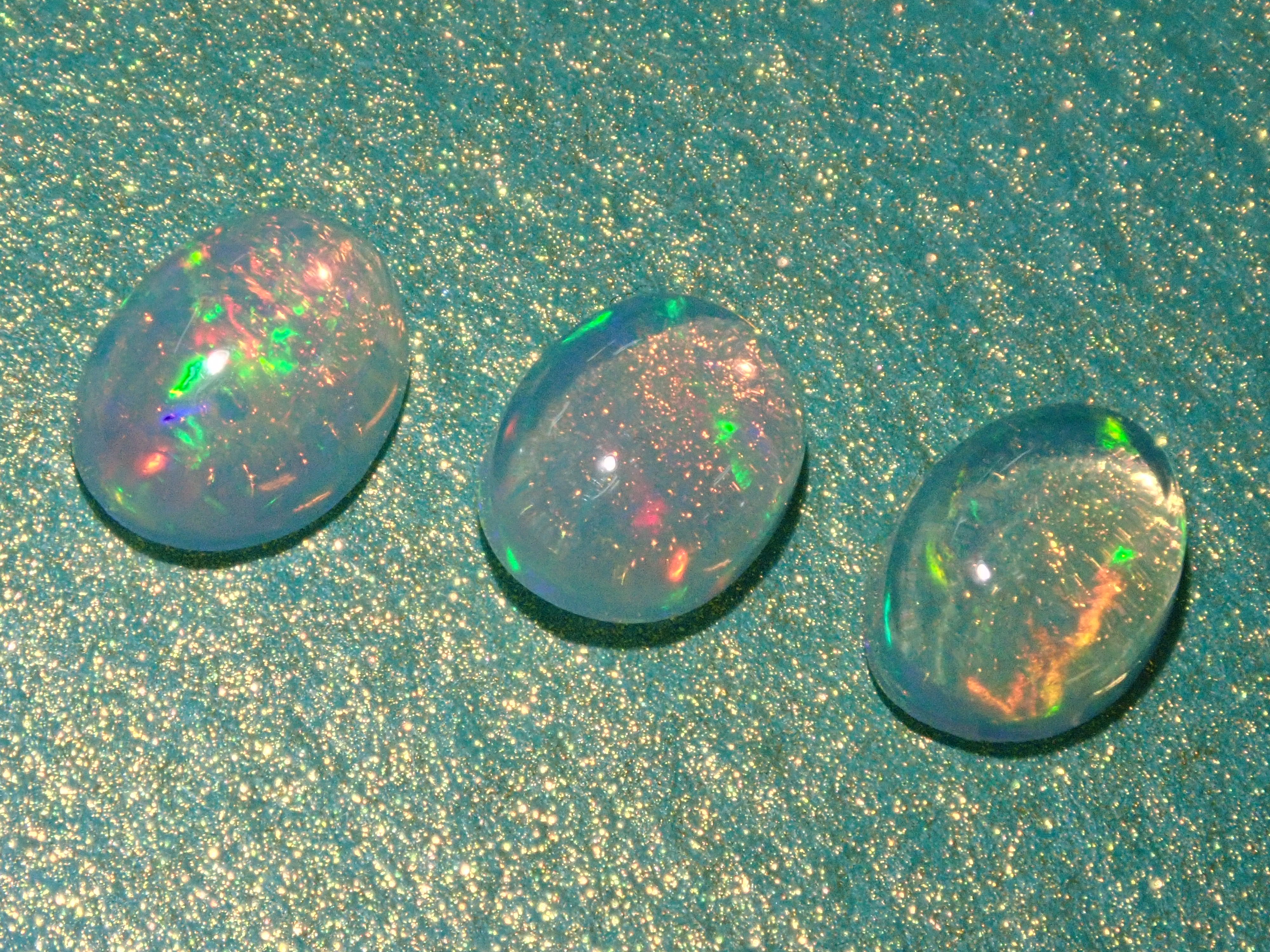 [Only one left] 1 Opal (oval cut, 7 x 5 mm) {Multiple purchase discounts available}