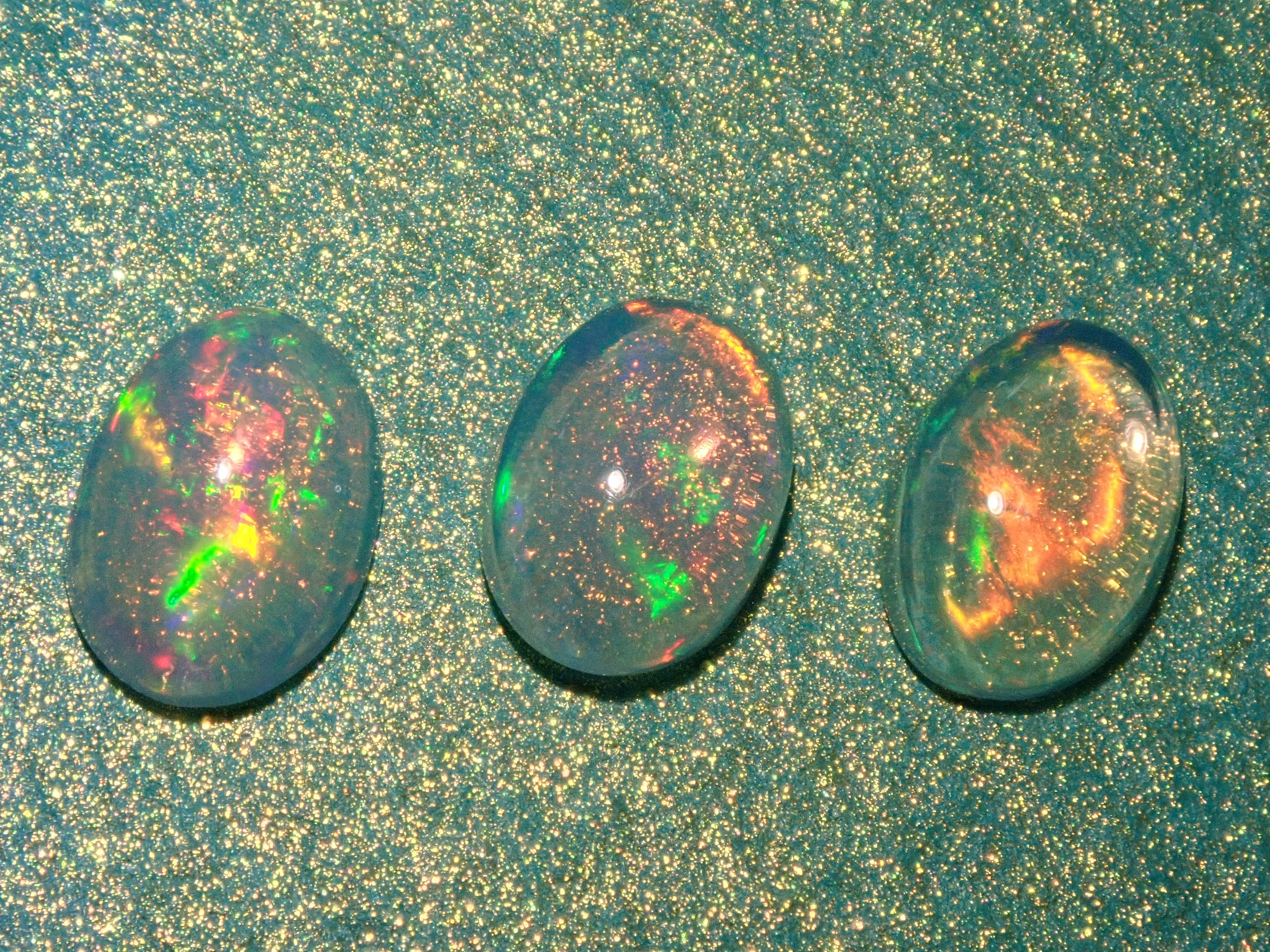 [Only one left] 1 Opal (oval cut, 7 x 5 mm) {Multiple purchase discounts available}