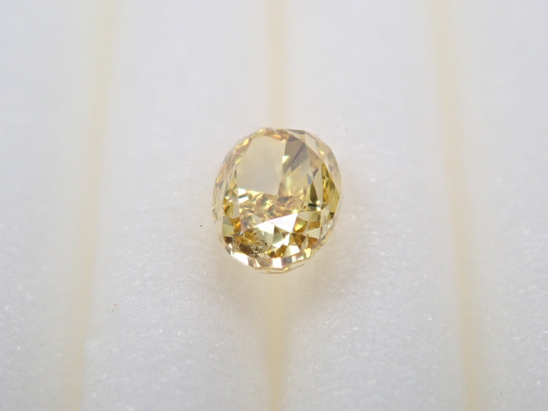ファンシービビッドイエローダイヤモンド 0.185ctルース(FANCY VIVID YELLOW, SI-2)