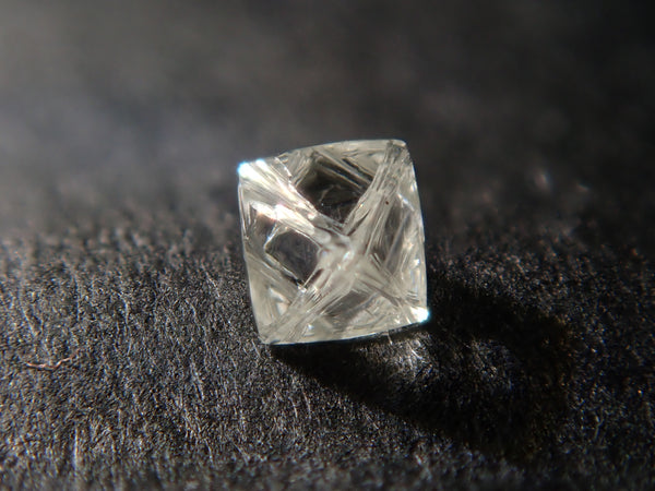 ジンバブエ産ダイヤモンド原石（ソーヤブル） 0.067ct原石