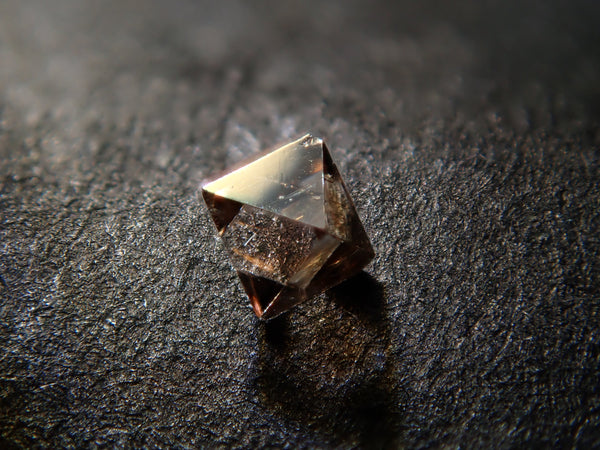 ジンバブエ産ダイヤモンド原石（ソーヤブル） 0.038ct原石