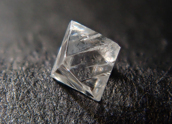 ジンバブエ産ダイヤモンド原石（ソーヤブル） 0.045ct原石