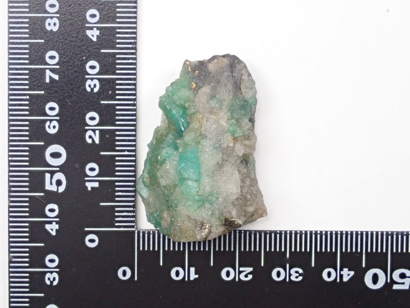 コロンビア産パイライト付きエメラルド 70.233ct原石