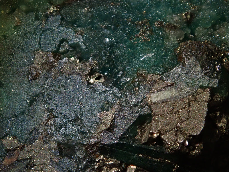 コロンビア産パイライト付きエメラルド 50.099ct原石