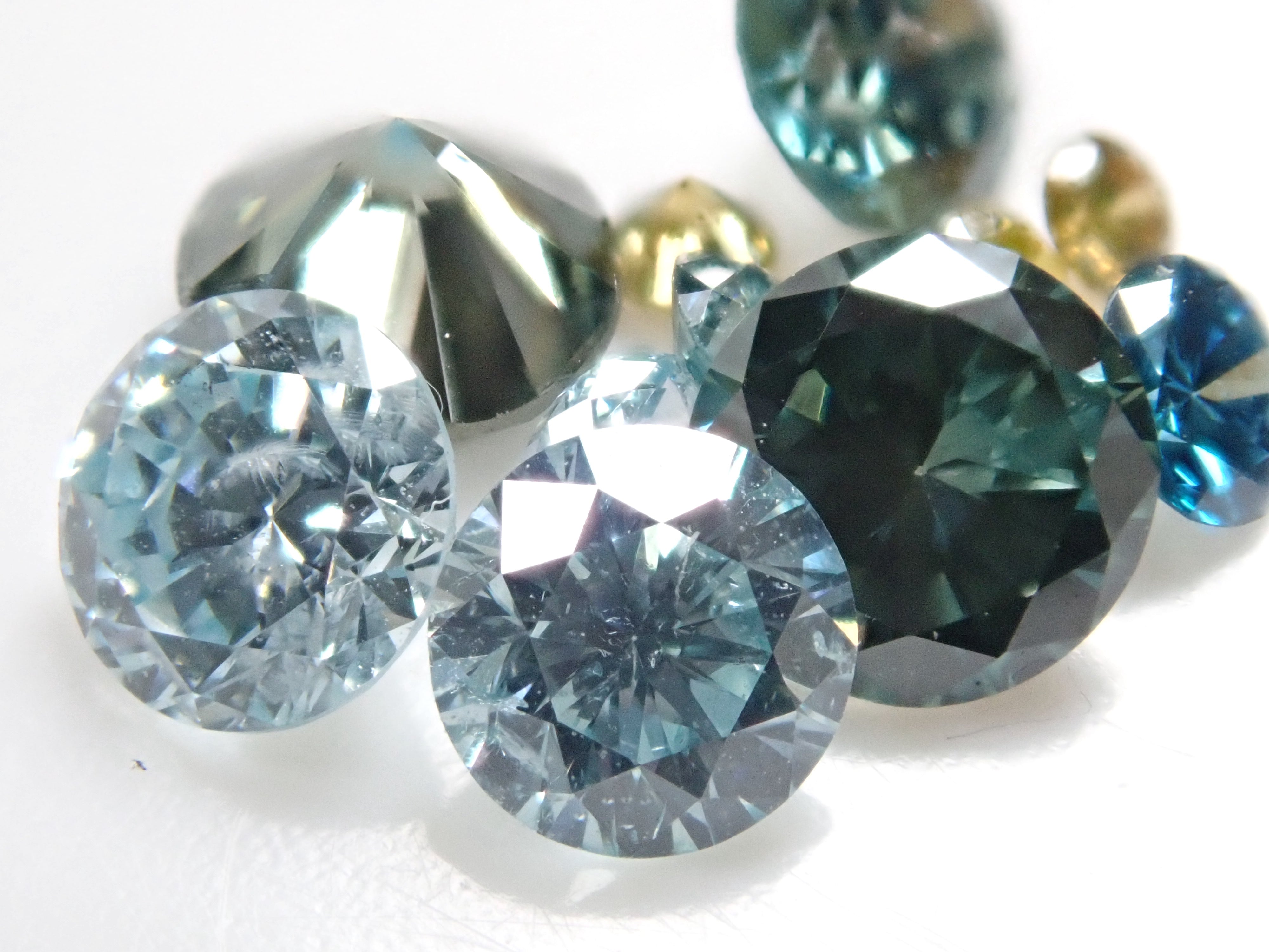 Gem Gacha💎 Ice Blue Diamond, Moss Green Diamond, London Blue Diamond, etc. (1.8-4.2mm, Treated)