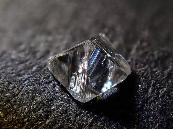 ダイヤモンド（ソーヤブル） 0.042ct原石・トライゴン有