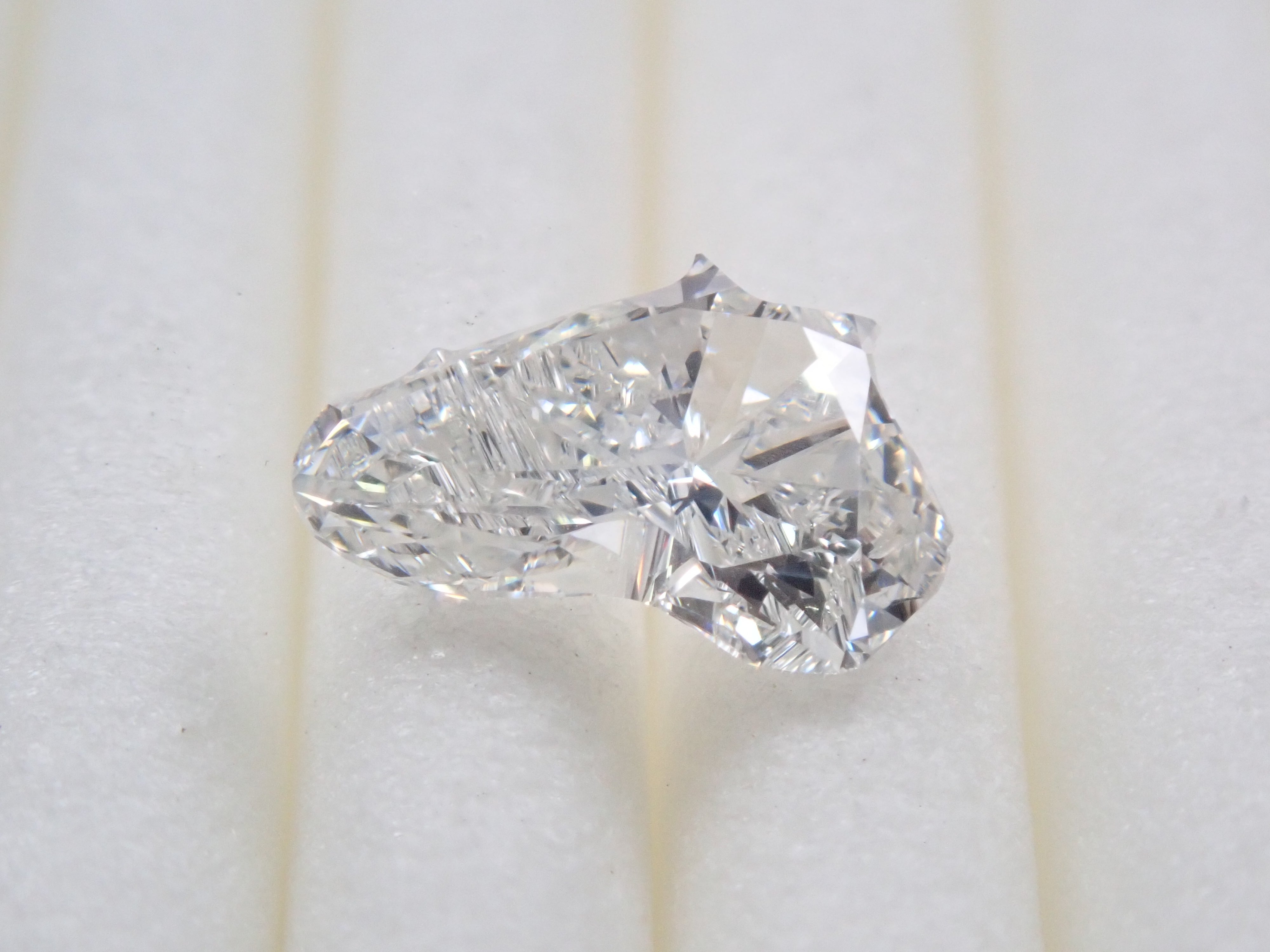 Diamond 0.610ct loose (F, SI1, horsehead cut)