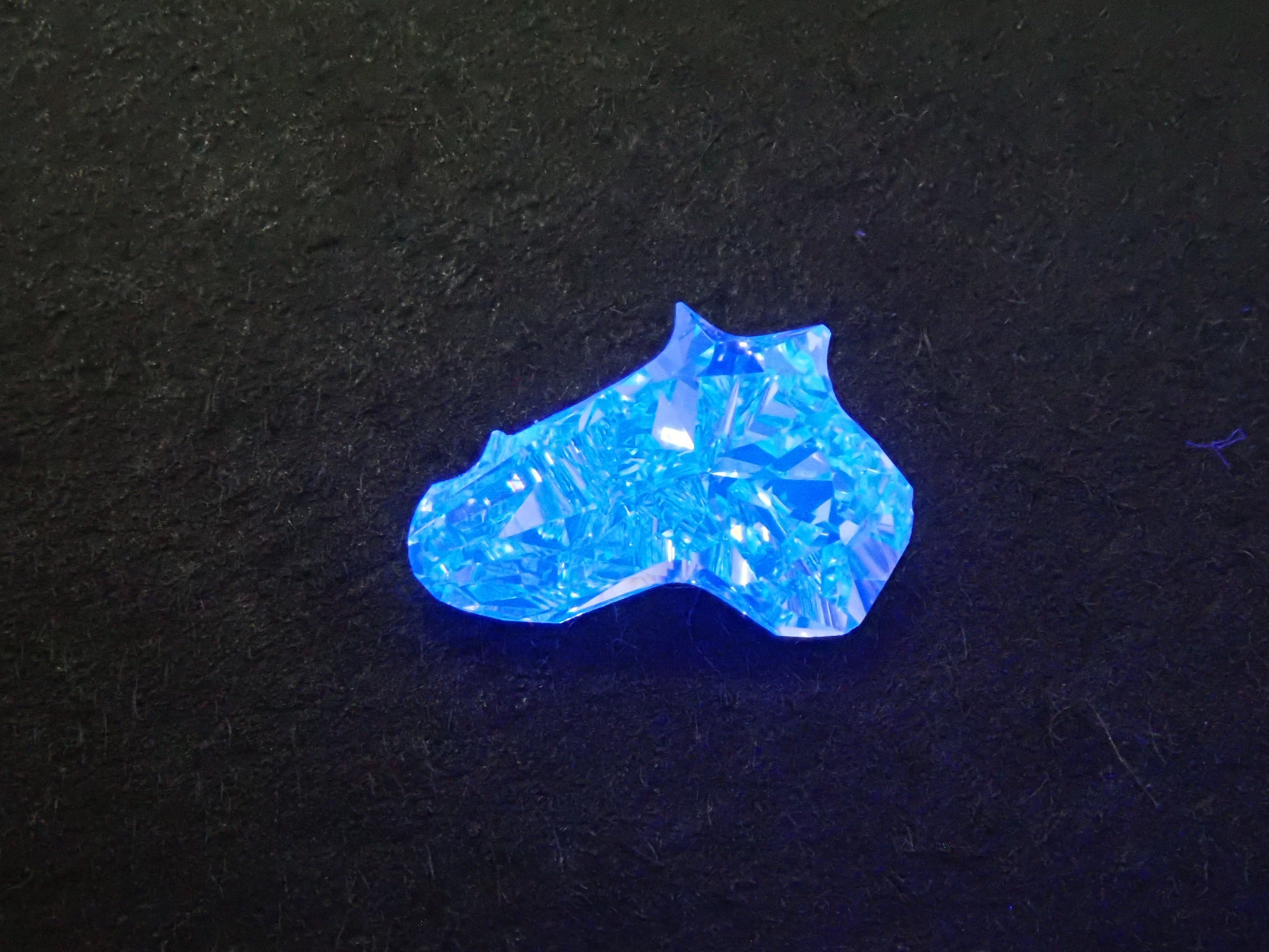 Diamond 0.610ct loose (F, SI1, horsehead cut)