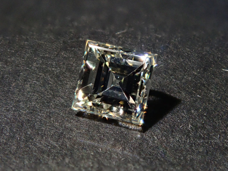 ダイヤモンド 0.355ctルース(L, VVS2,スクエアカット) – カラッツSTORE