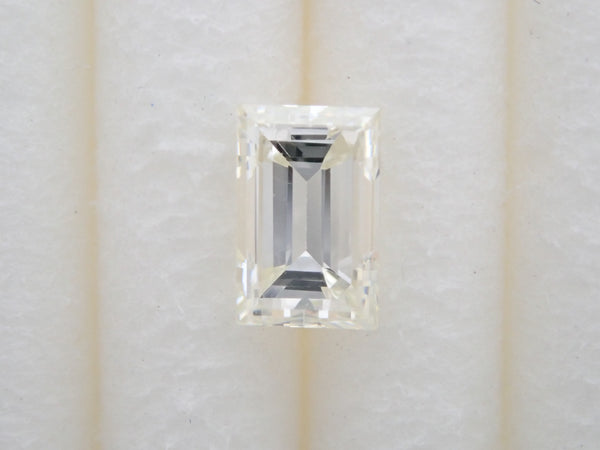 ダイヤモンド 0.321ctルース(L, VS2,バゲットカット)