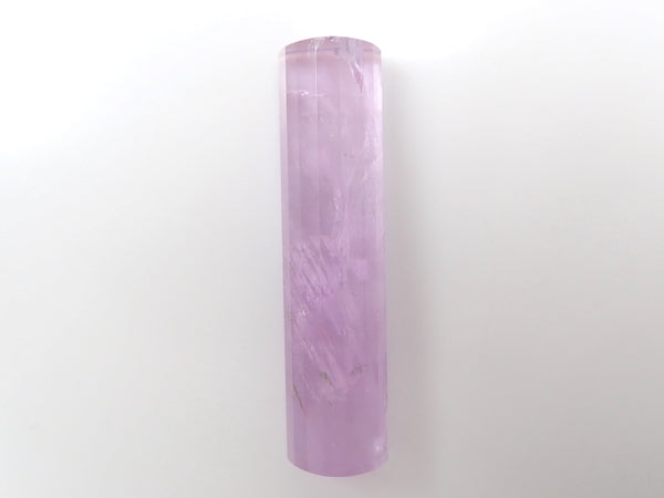 [清水寶石代表清水幸雄先生] 玫瑰紫水晶 27.955 克拉筷架（階梯式切割），附有燙金簽名和徽章