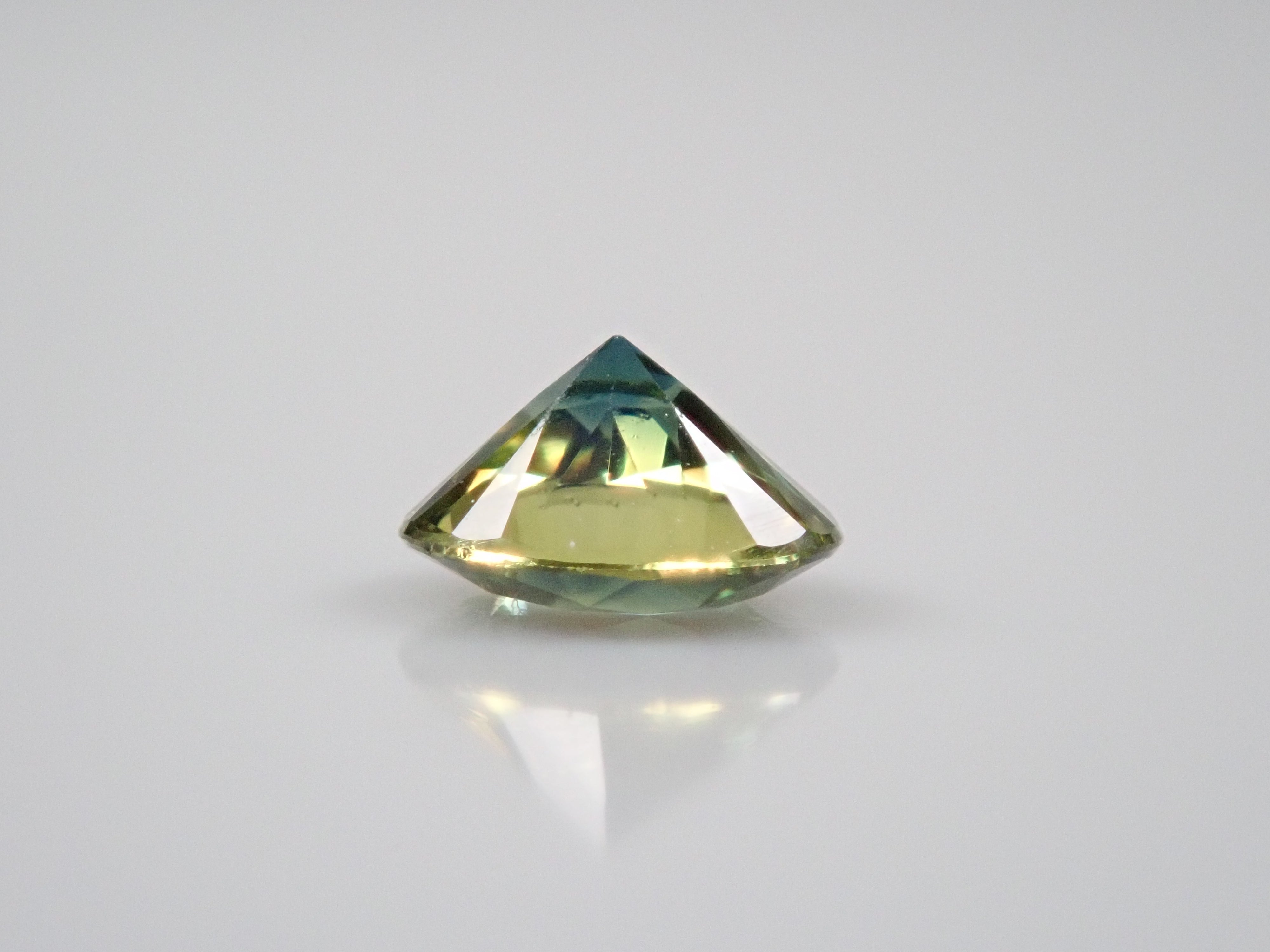 Bicolor sapphire 0.165ct loose