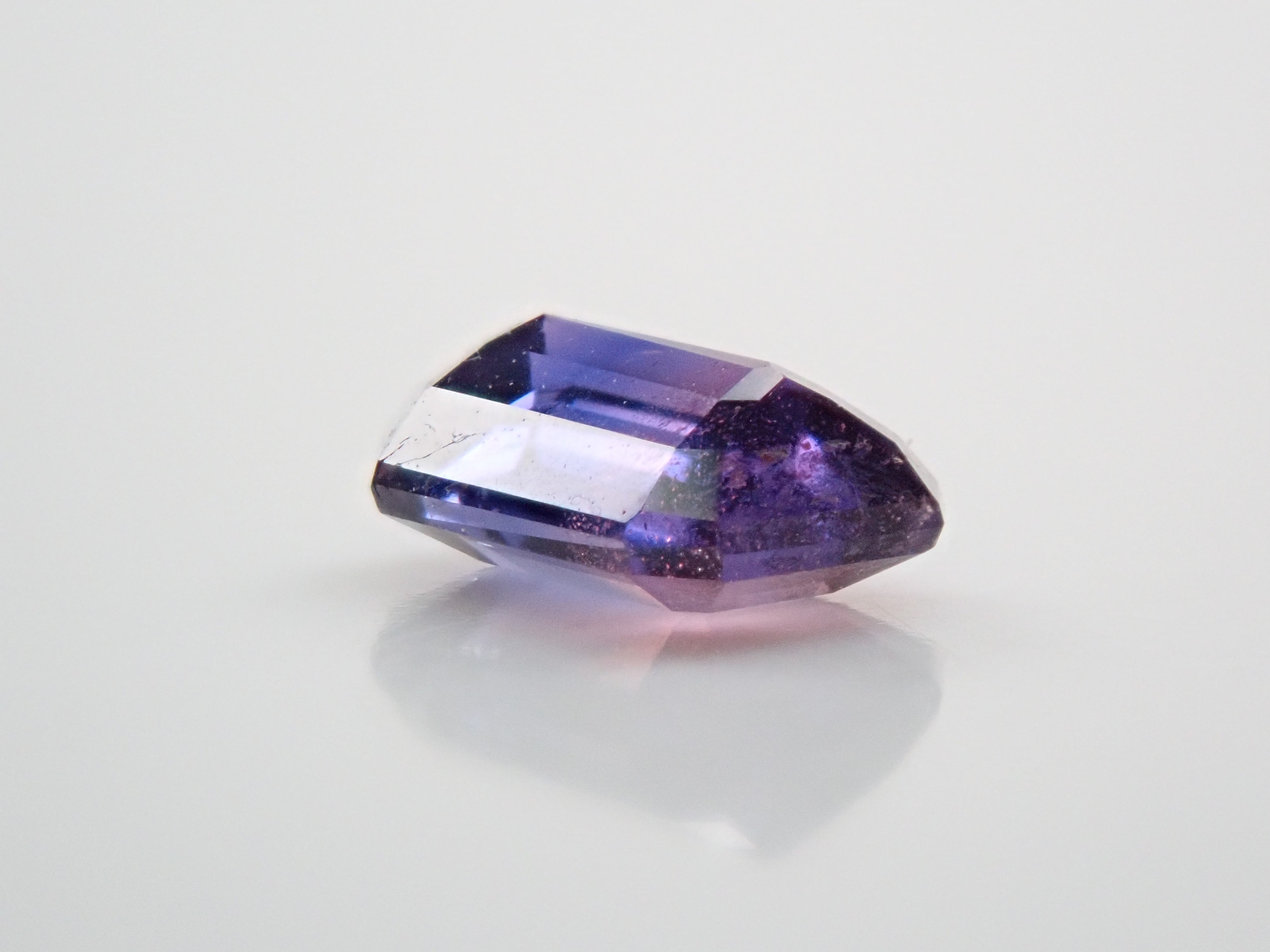 Bicolor sapphire 0.439ct loose