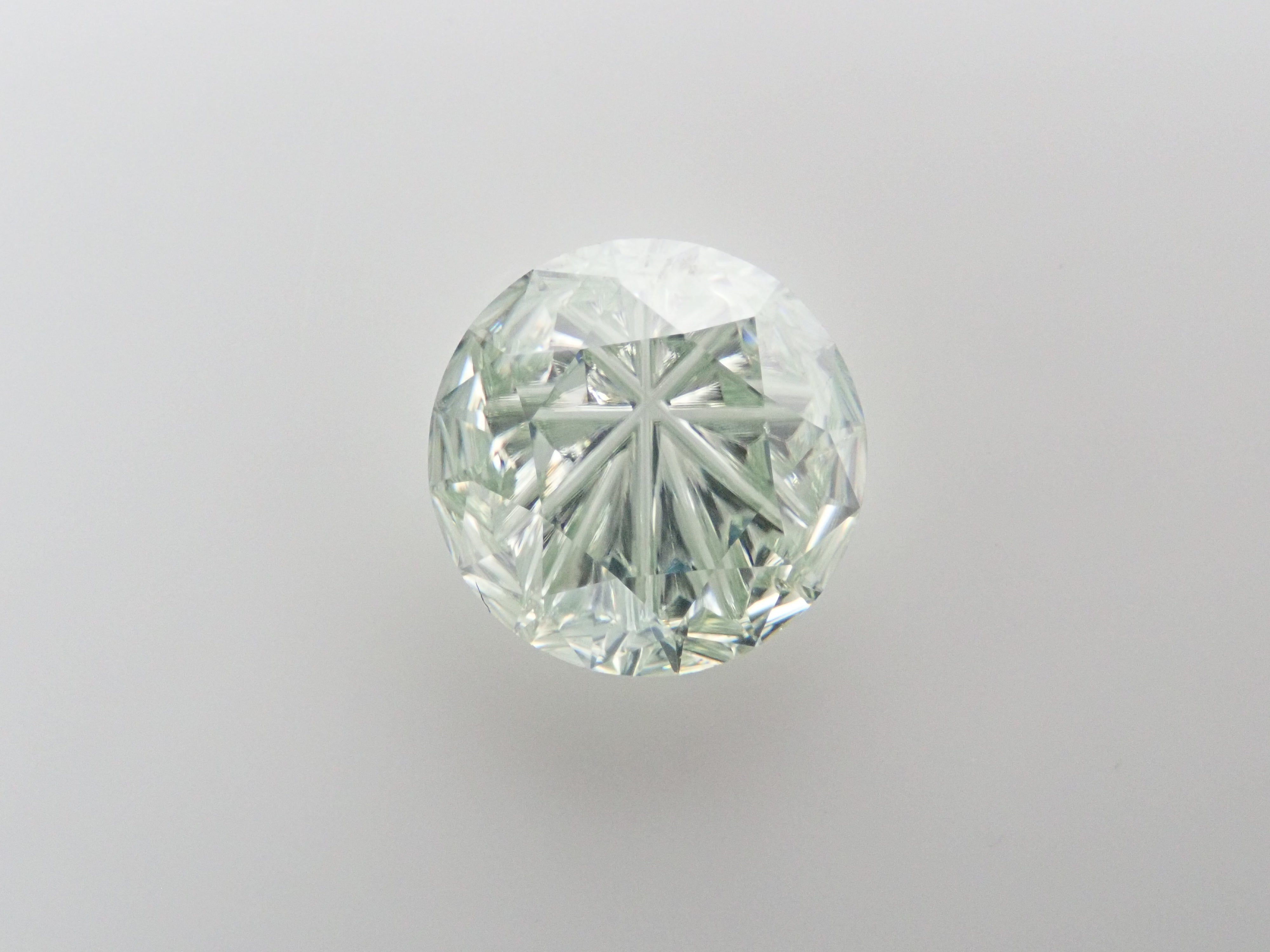 【甲州貴石切子plusthree】合成モアッサナイト 8mm/1.502ct《コラボ》ルース ワッペン付