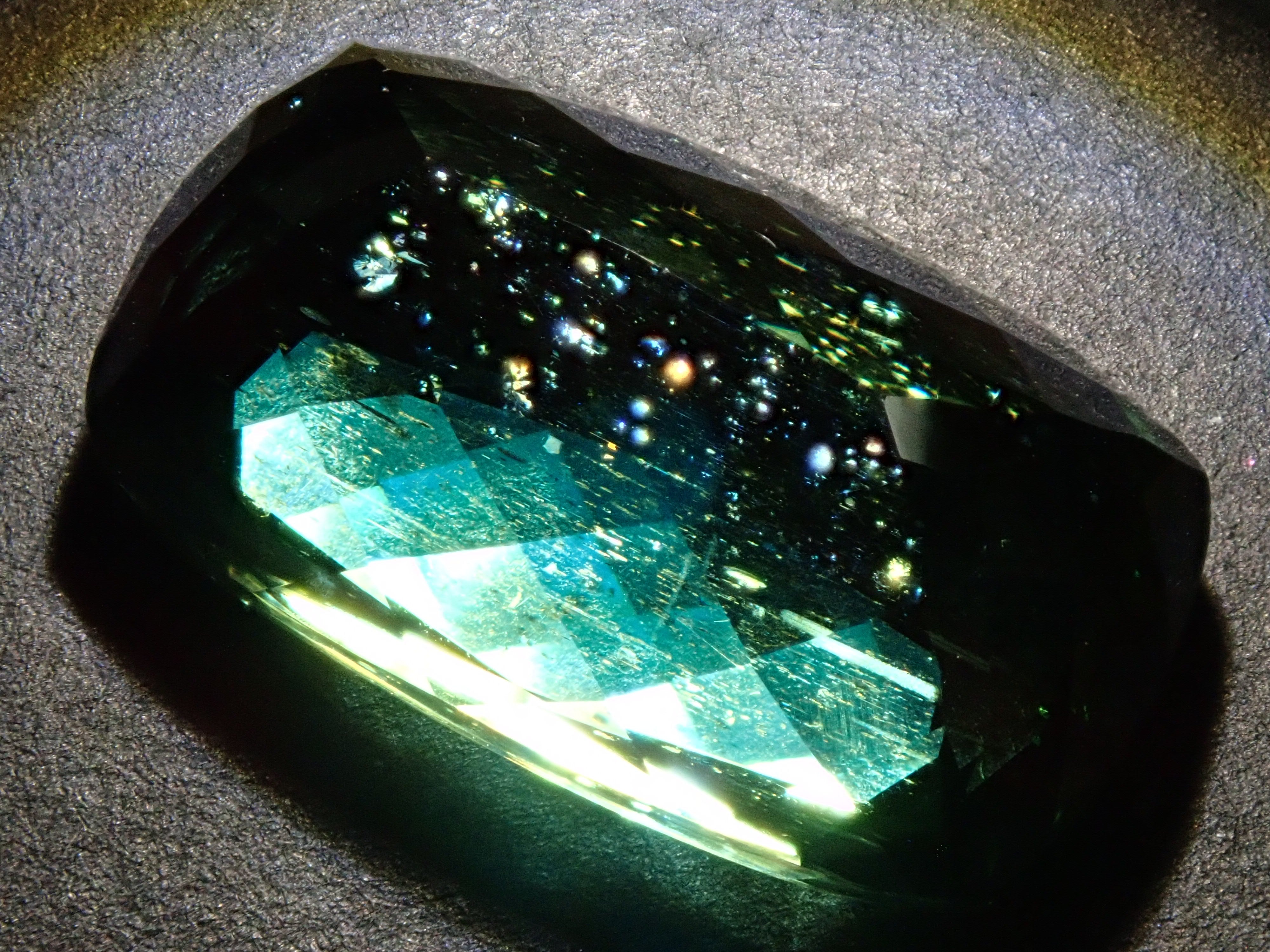 【12541121掲載】アパタイト 19.863ctルース