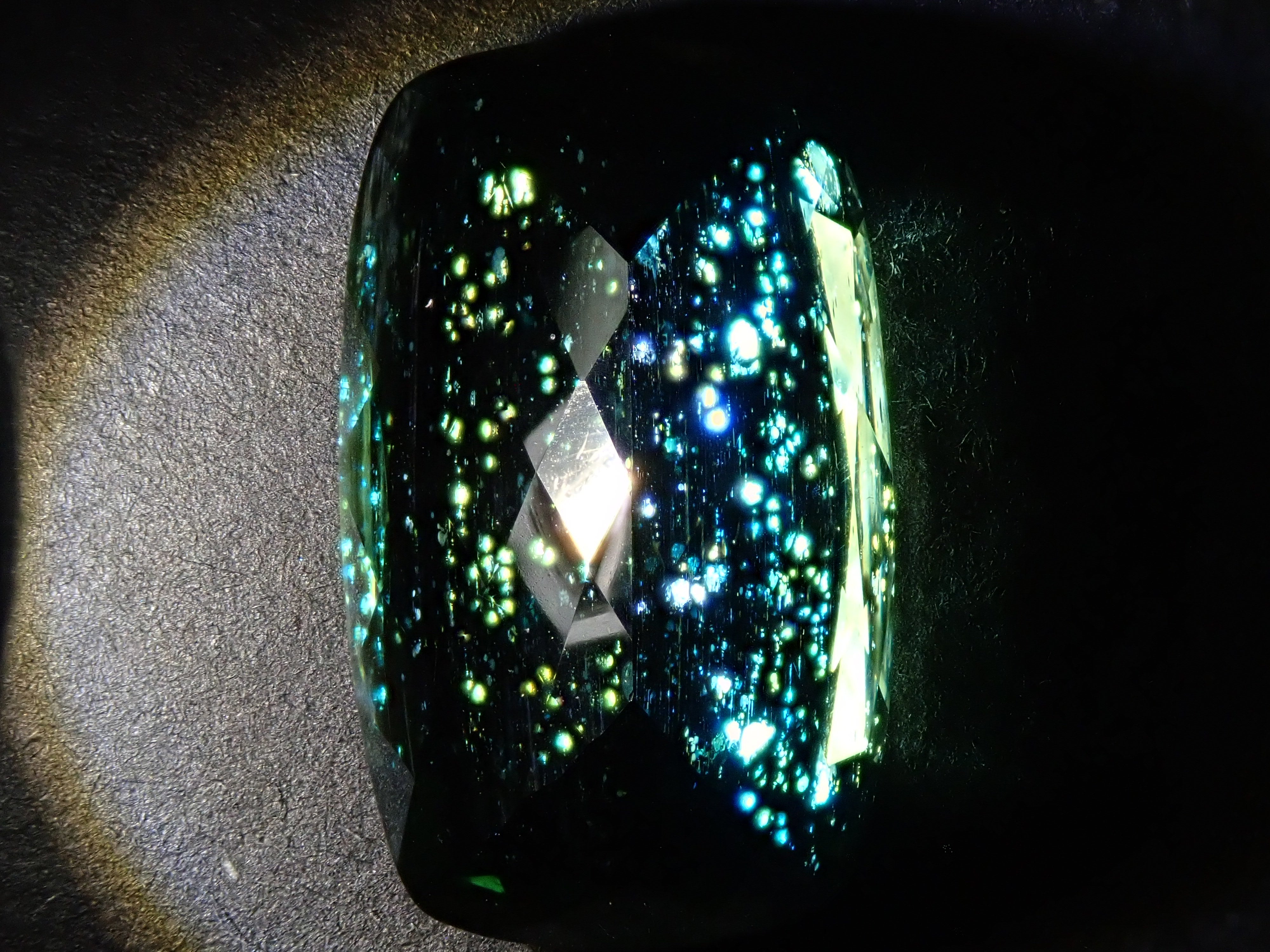 【12541121掲載】アパタイト 19.863ctルース