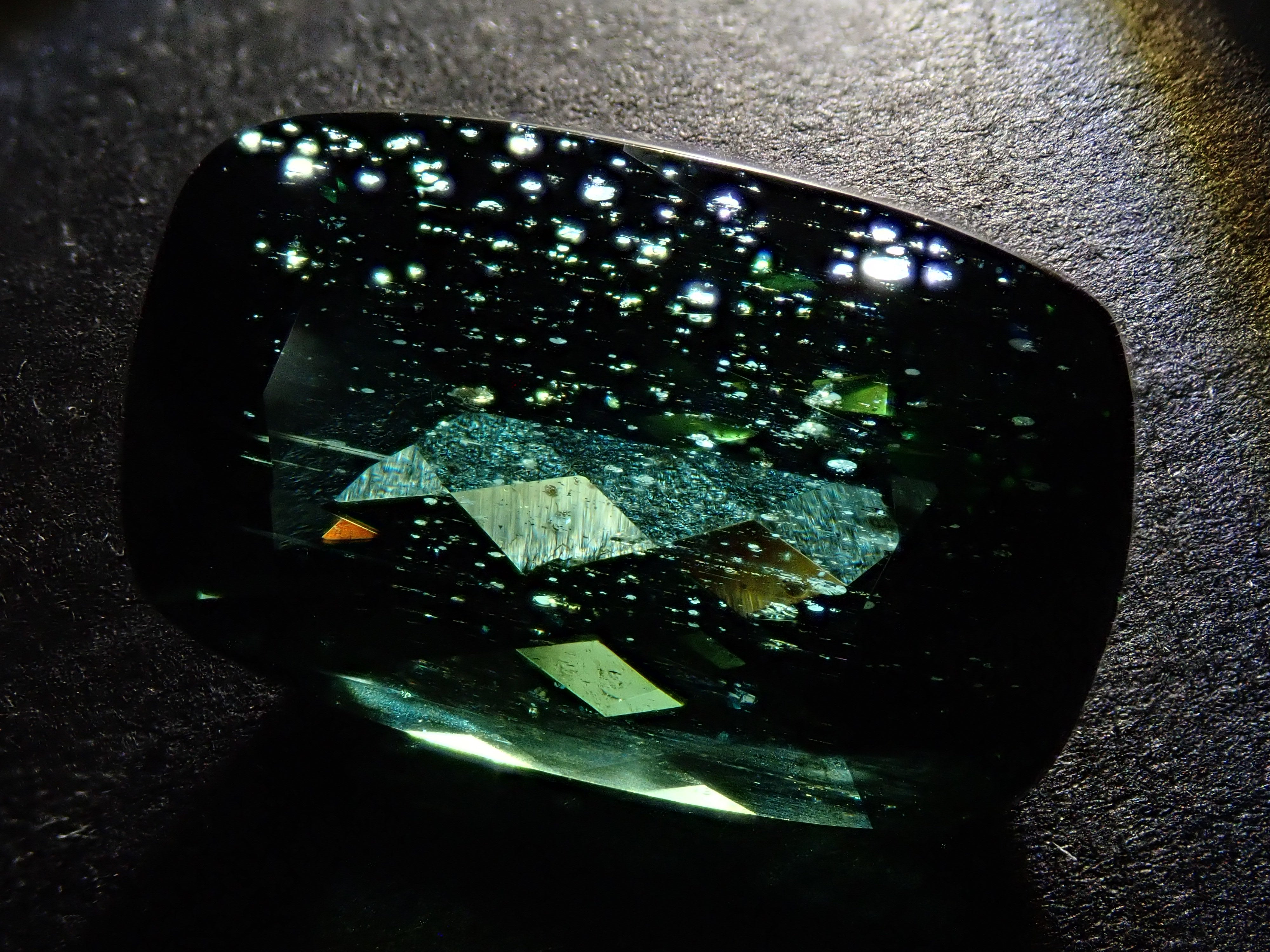 【12541121掲載】アパタイト 19.863ctルース