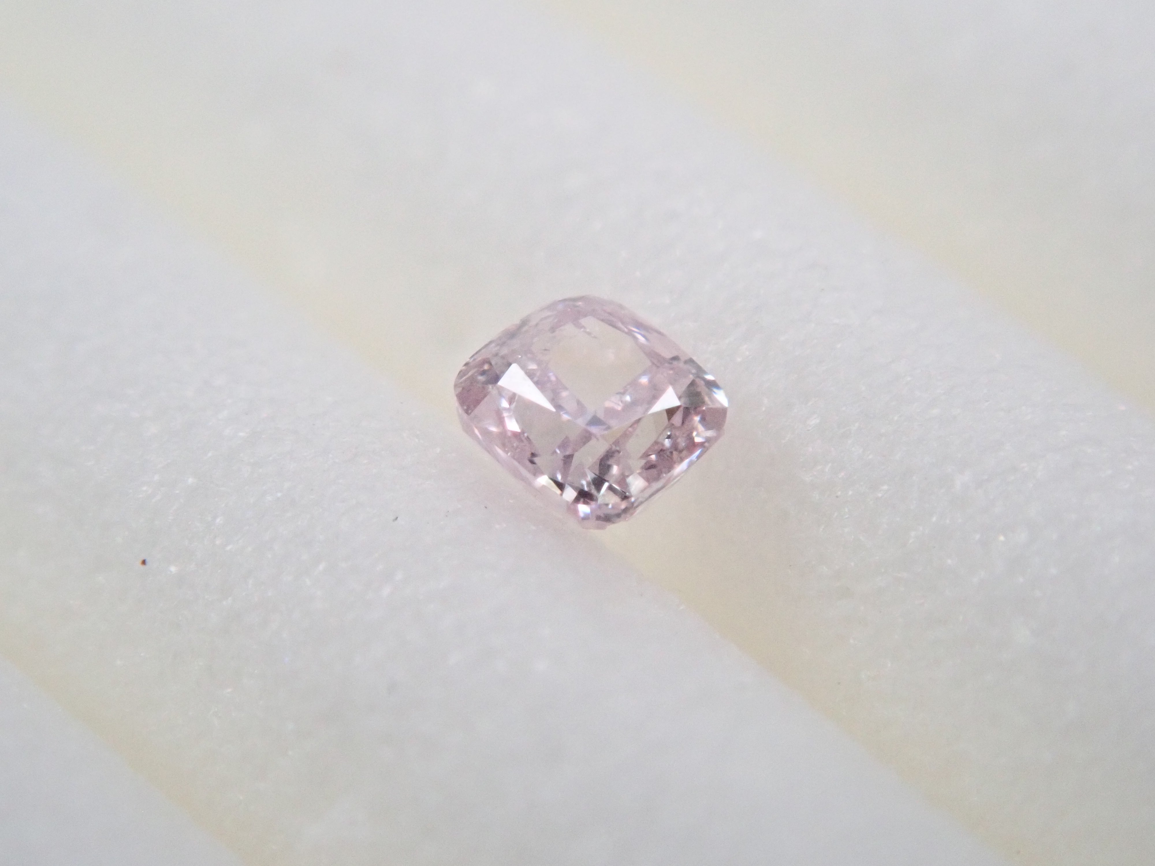 【32501451掲載】ピンクダイヤモンド 0.046ctルース(FANCY LIGHT PURPLISH PINK, SI-2)