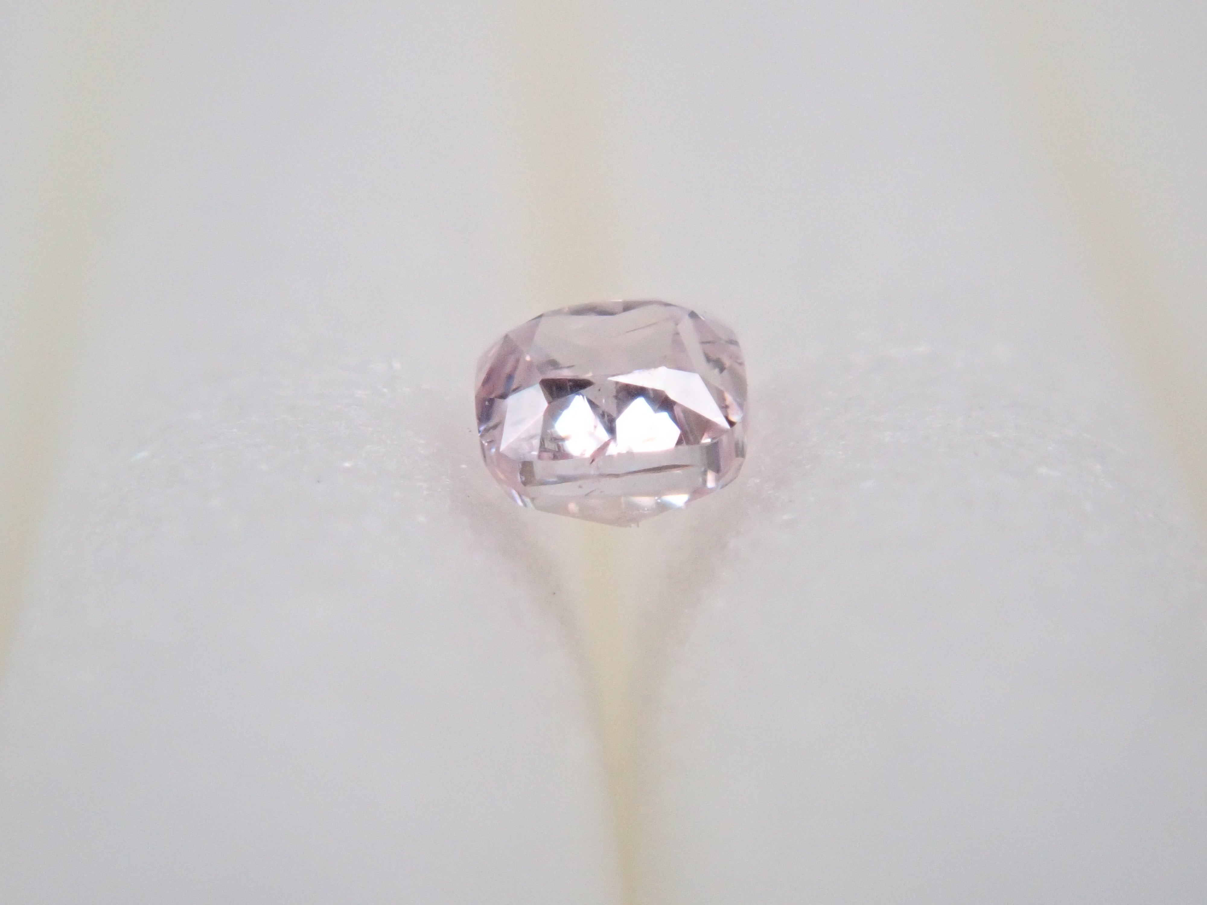 【32501451掲載】ピンクダイヤモンド 0.046ctルース(FANCY LIGHT PURPLISH PINK, SI-2)