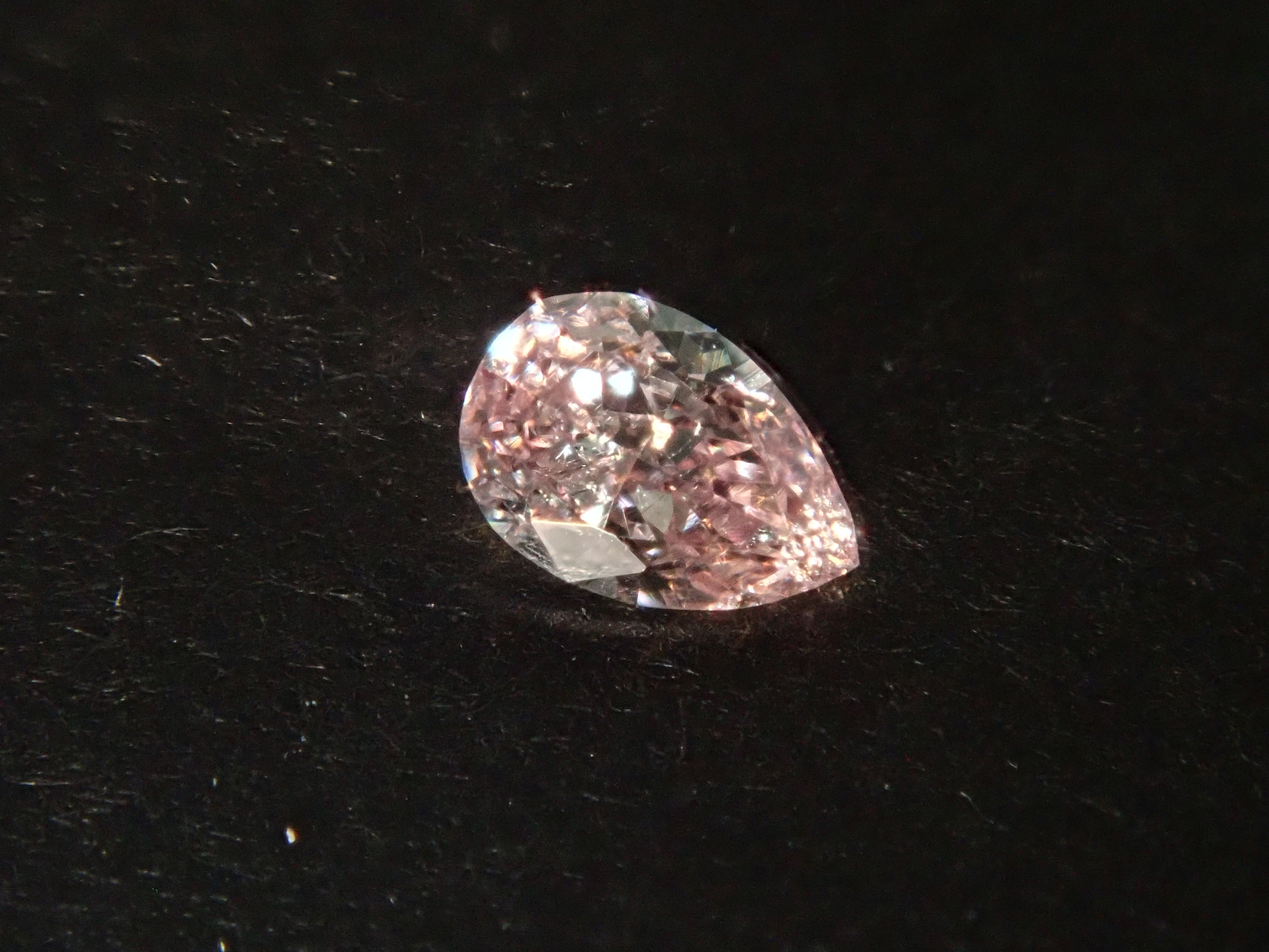 【32501454掲載】ピンクダイヤモンド 0.051ctルース(FANCY LIGHT PINK, SI-2)