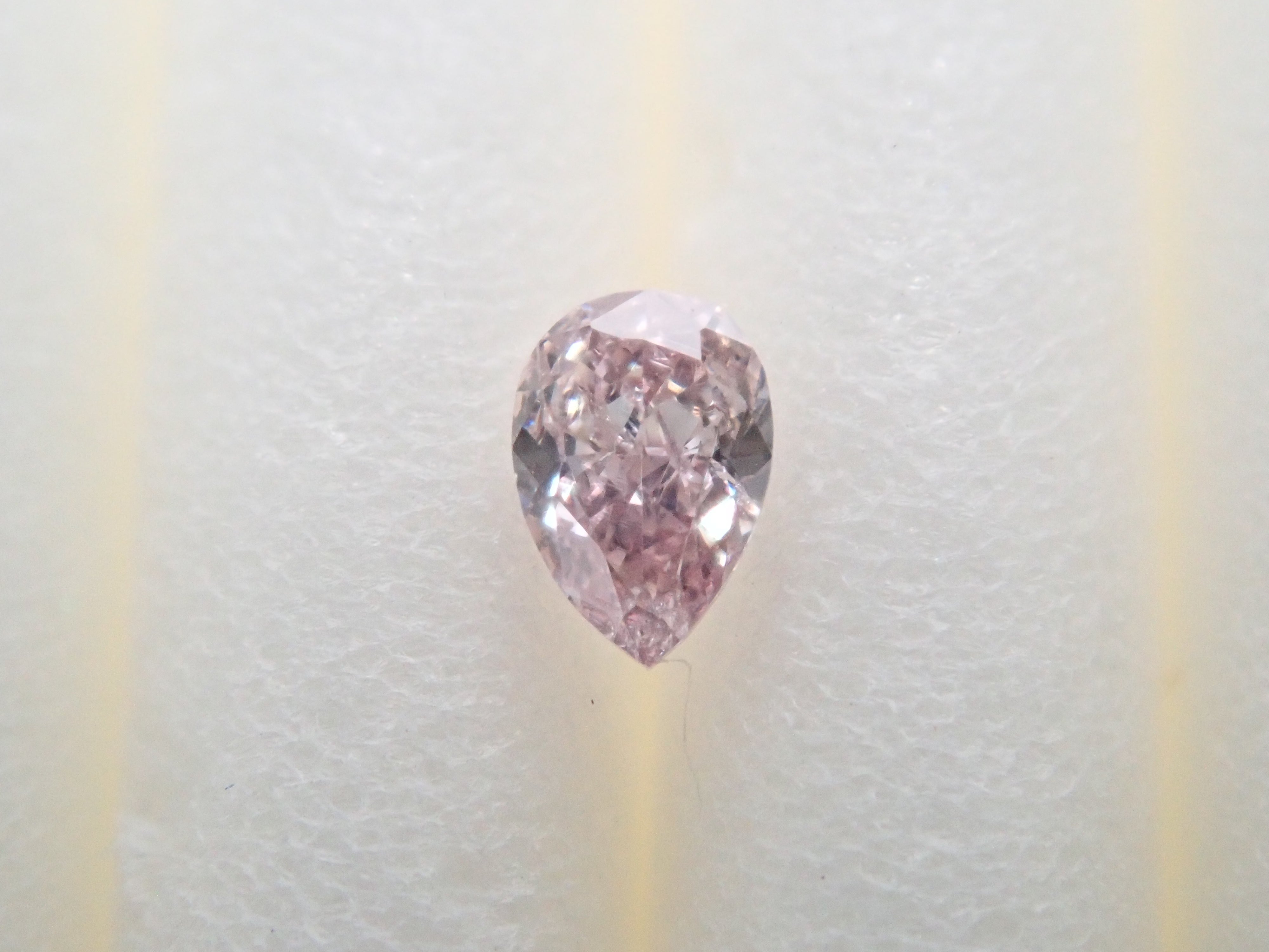 【32501454掲載】ピンクダイヤモンド 0.051ctルース(FANCY LIGHT PINK, SI-2)