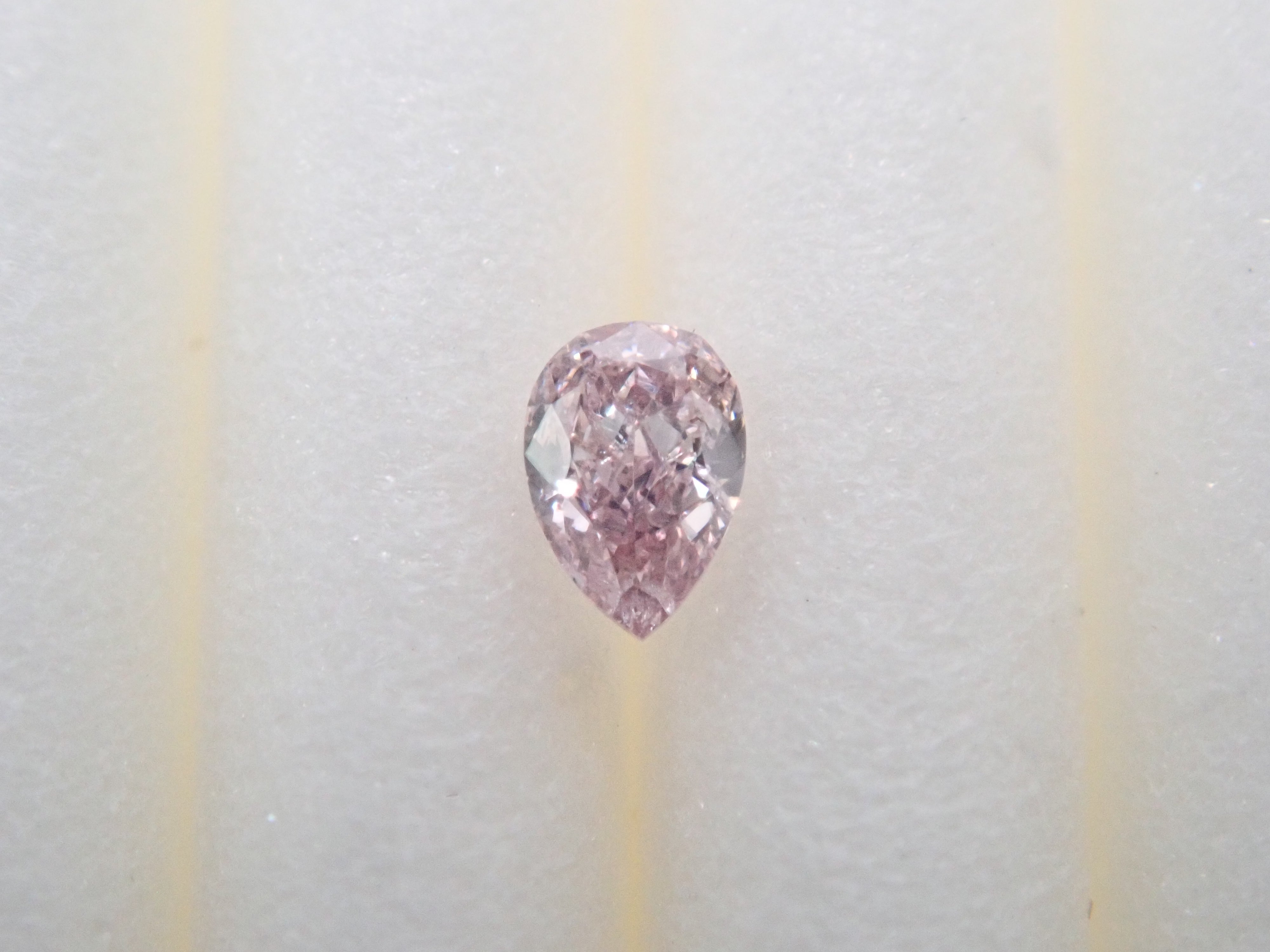 【32501454掲載】ピンクダイヤモンド 0.051ctルース(FANCY LIGHT PINK, SI-2)