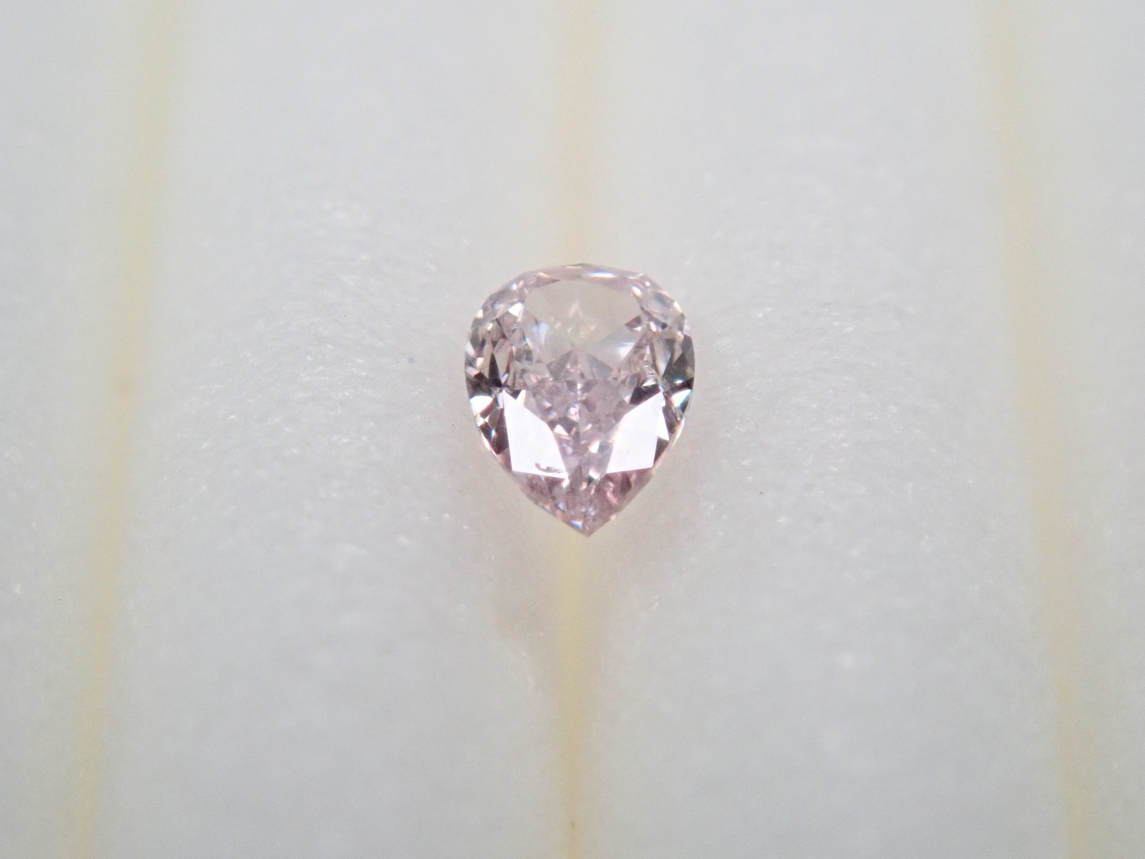 【32501454掲載】ピンクダイヤモンド 0.051ctルース(FANCY LIGHT PINK, SI-2)