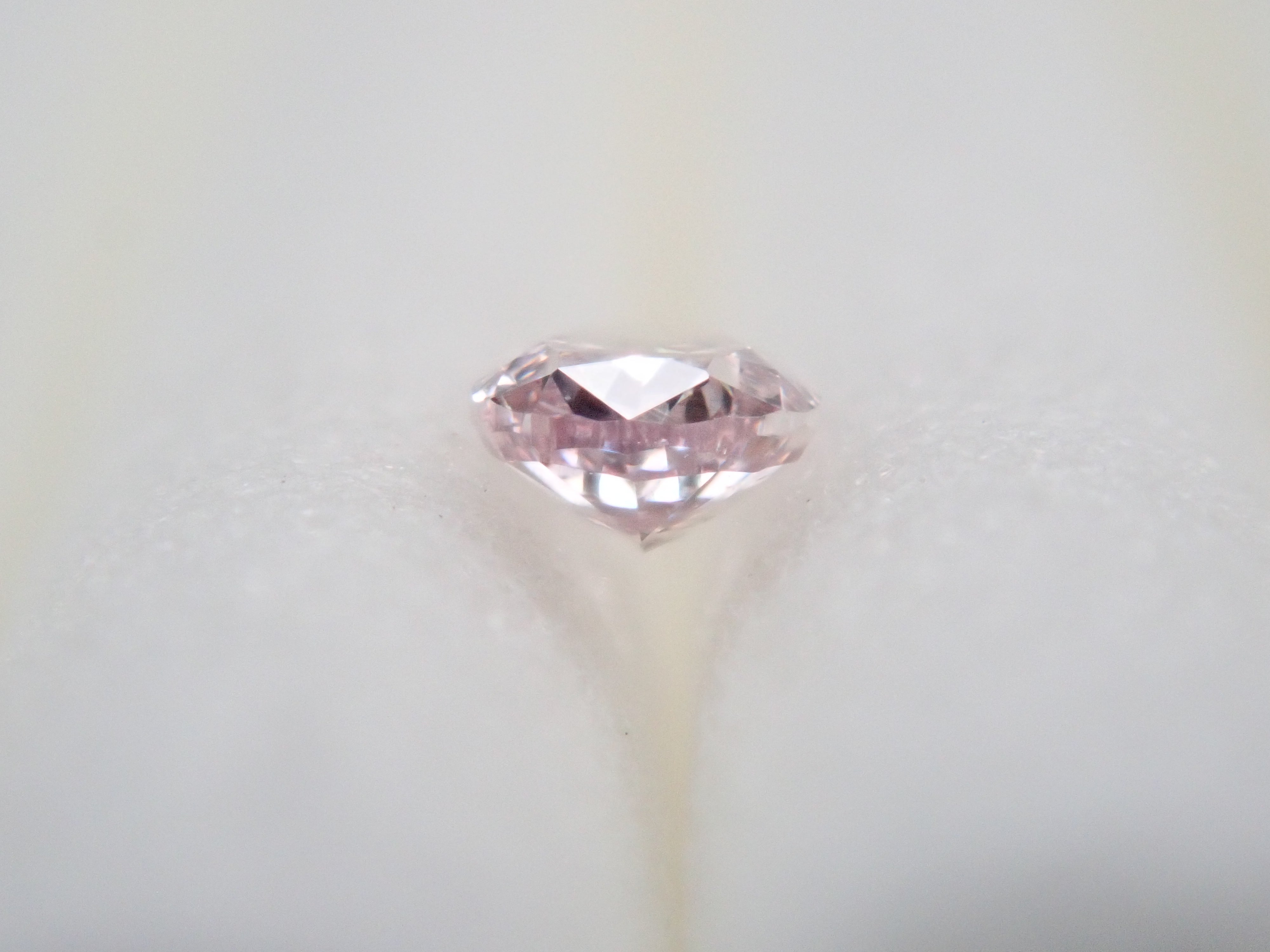 【32501454掲載】ピンクダイヤモンド 0.051ctルース(FANCY LIGHT PINK, SI-2)
