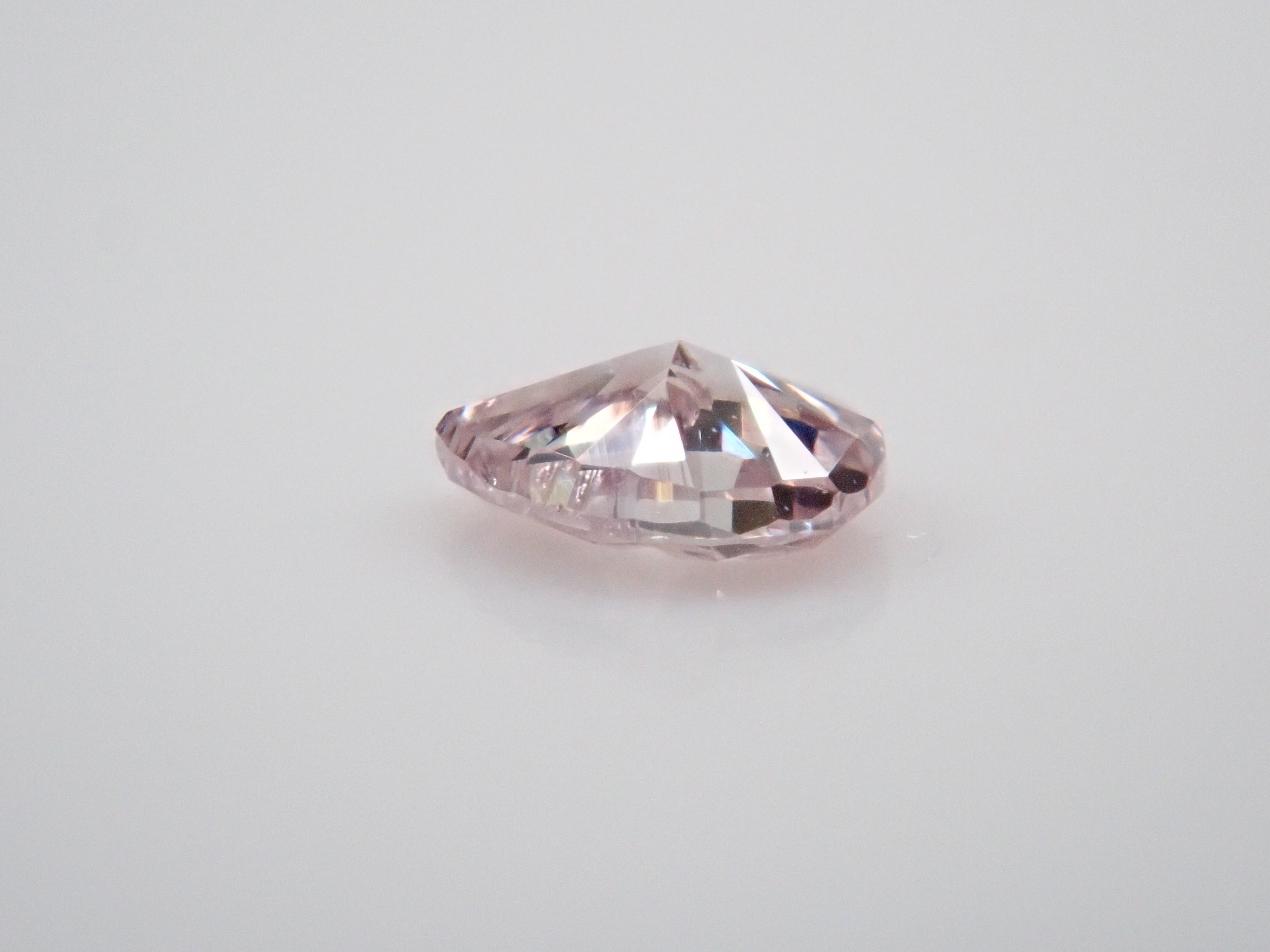 【32501454掲載】ピンクダイヤモンド 0.051ctルース(FANCY LIGHT PINK, SI-2)