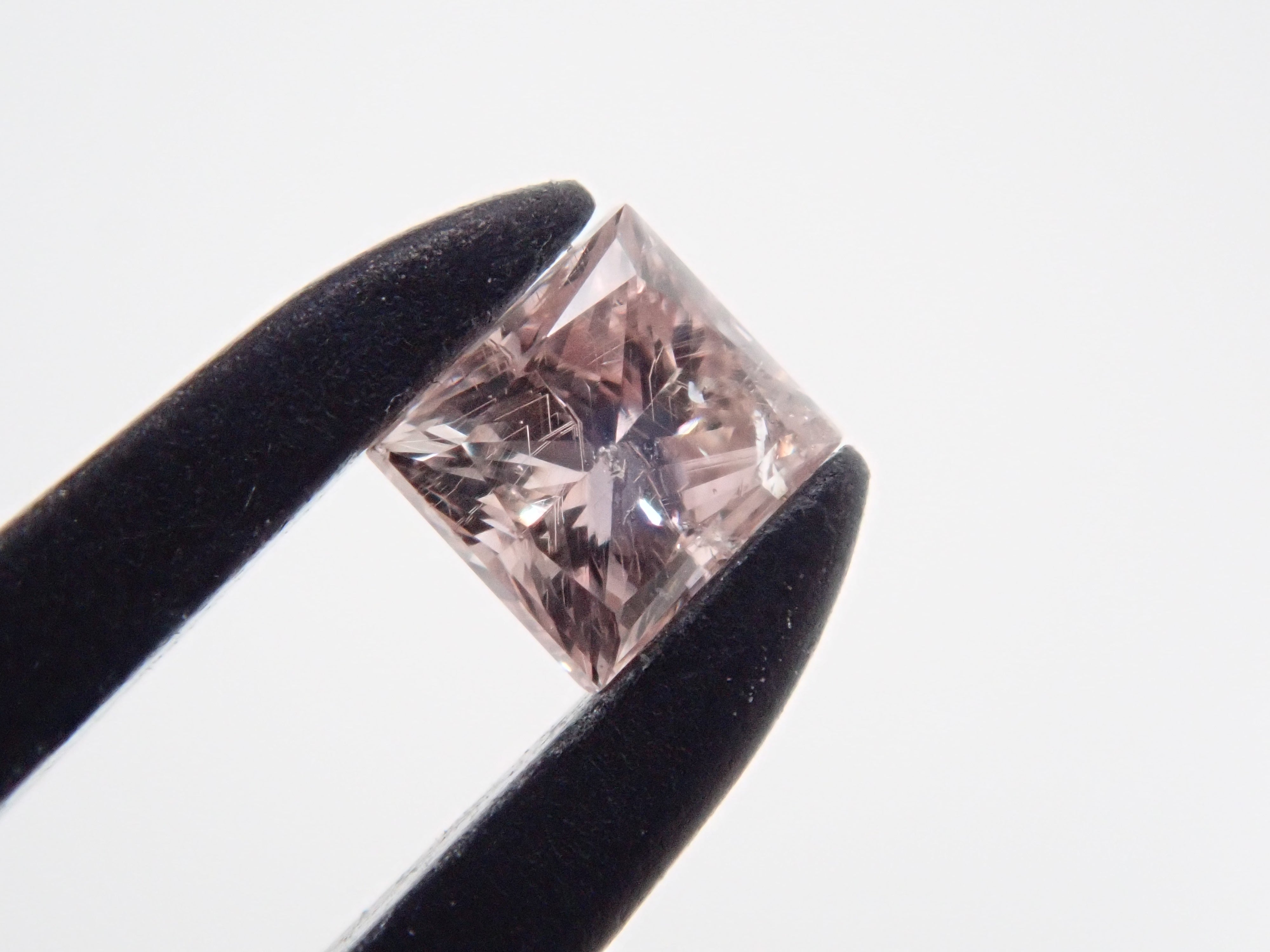 【32501456掲載】ピンクダイヤモンド（プリンセスカット） 0.089ctルース(FANCY LIGHT PURPLISH PINK, I-1)