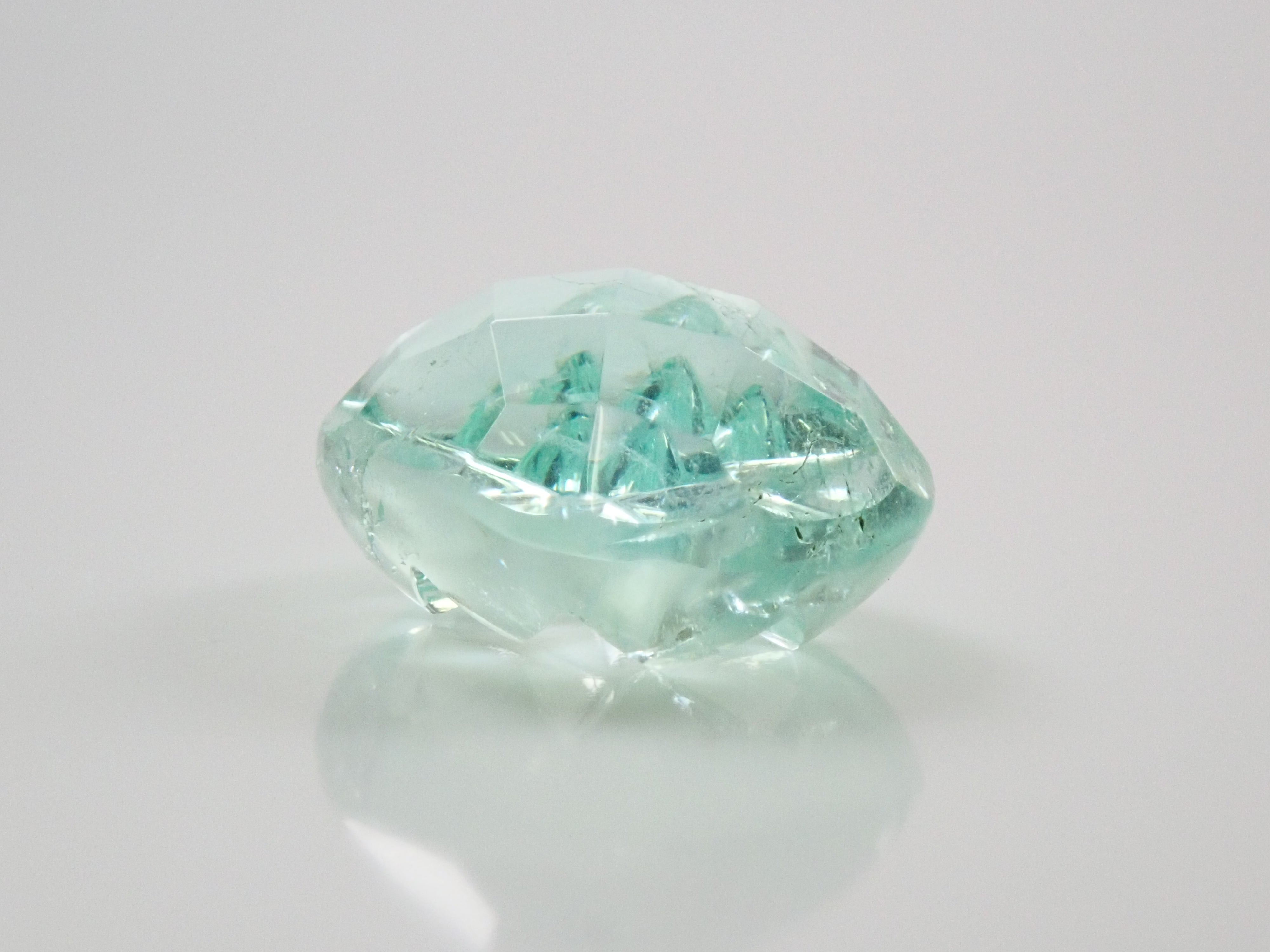 【甲州貴石切子】コロンビア産エメラルド 2.472ct《コラボ》ルース（チェッカーボード×昴） ワッペン付