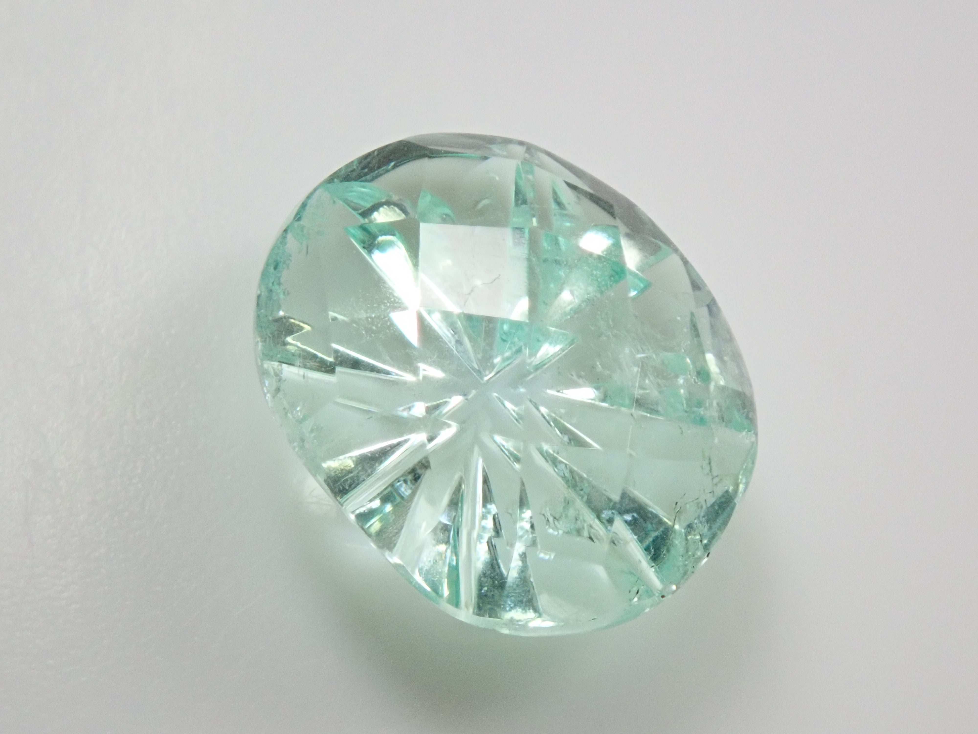 【甲州貴石切子】コロンビア産エメラルド 2.472ct《コラボ》ルース（チェッカーボード×昴） ワッペン付