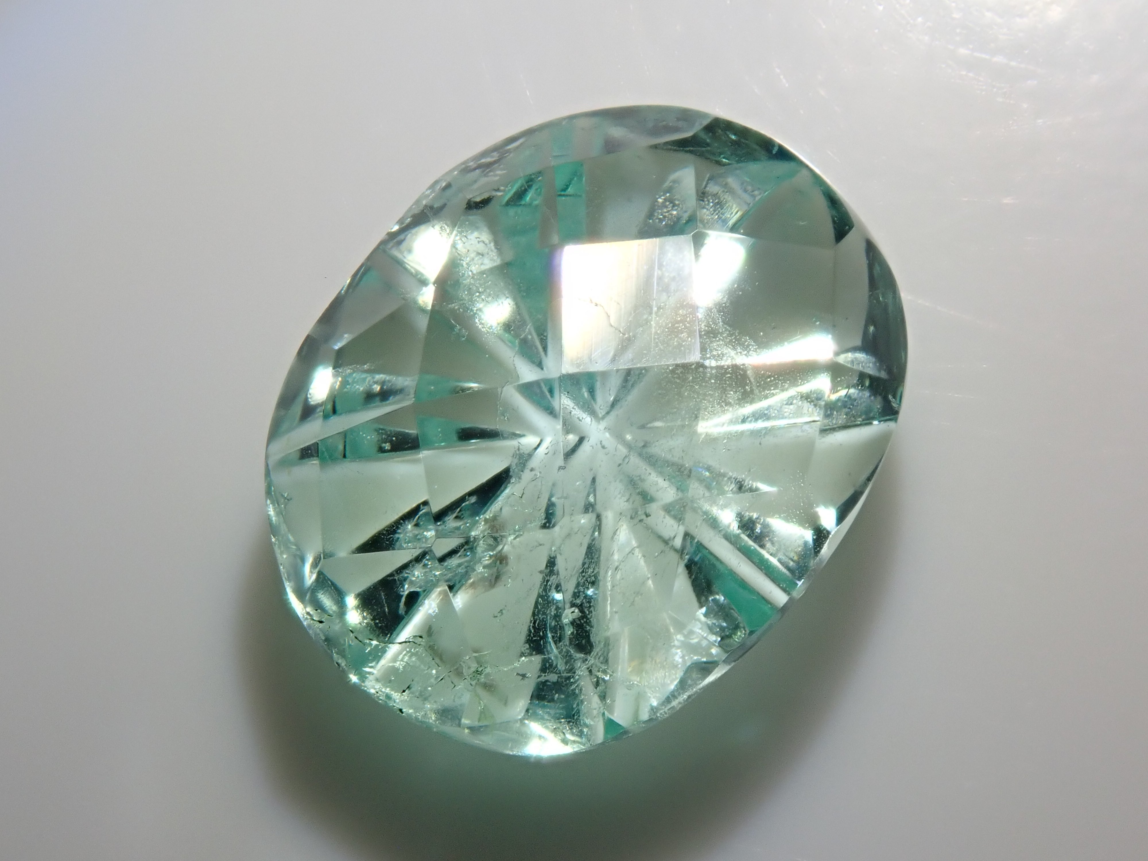 【甲州貴石切子】コロンビア産エメラルド 2.472ct《コラボ》ルース（チェッカーボード×昴） ワッペン付