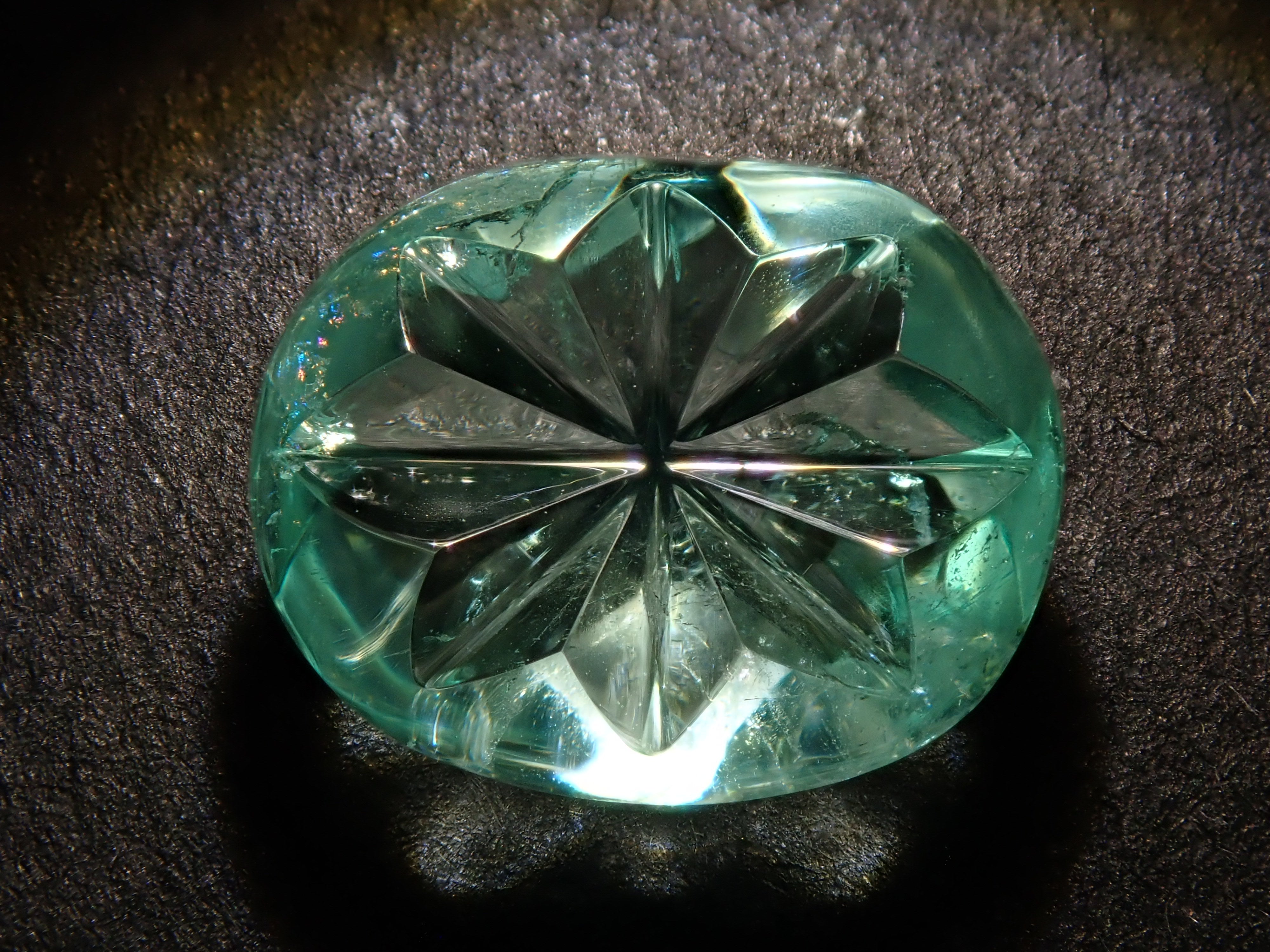 【甲州貴石切子】コロンビア産エメラルド 2.472ct《コラボ》ルース（チェッカーボード×昴） ワッペン付