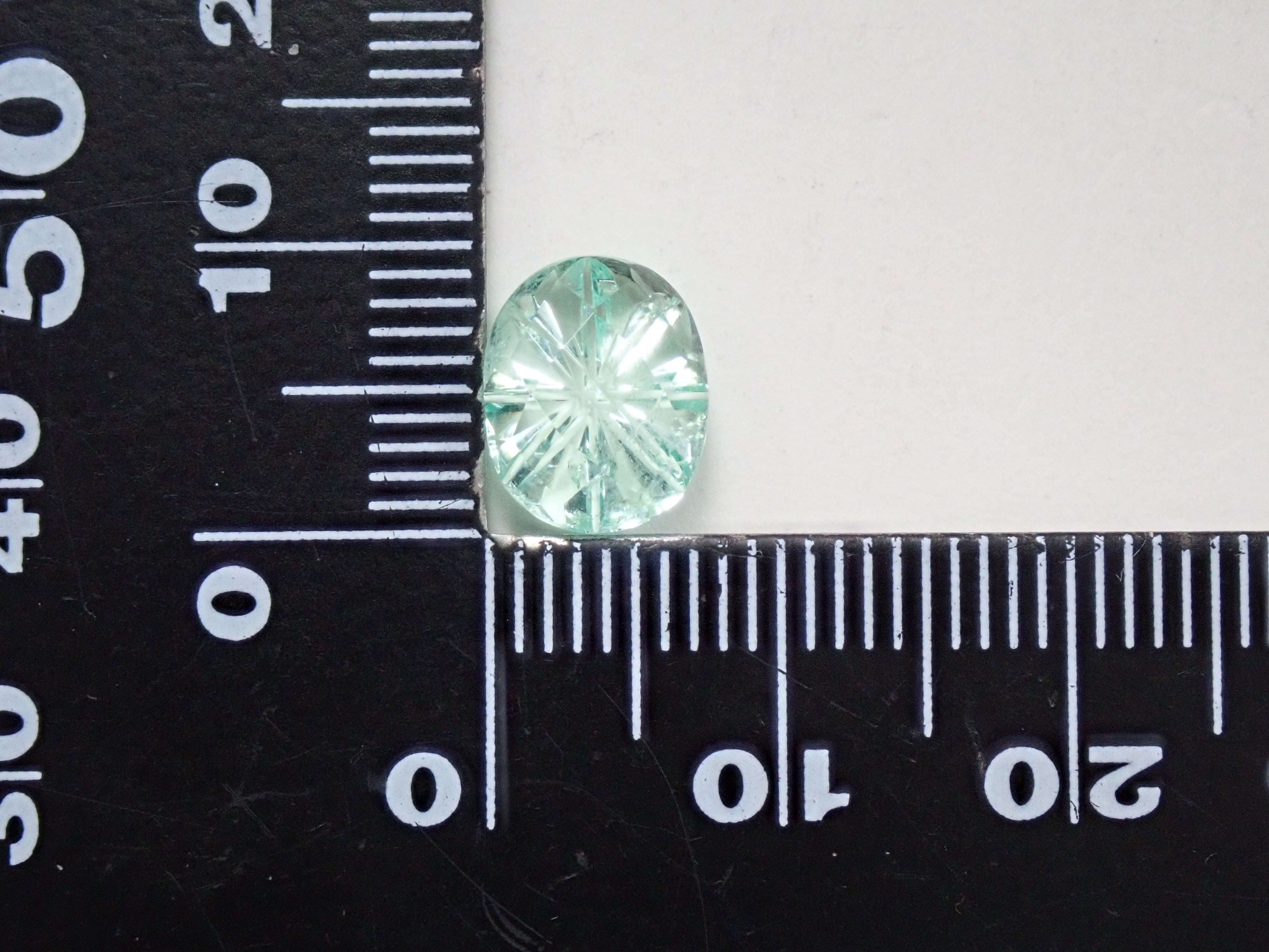 【甲州貴石切子】コロンビア産エメラルド 2.472ct《コラボ》ルース（チェッカーボード×昴） ワッペン付