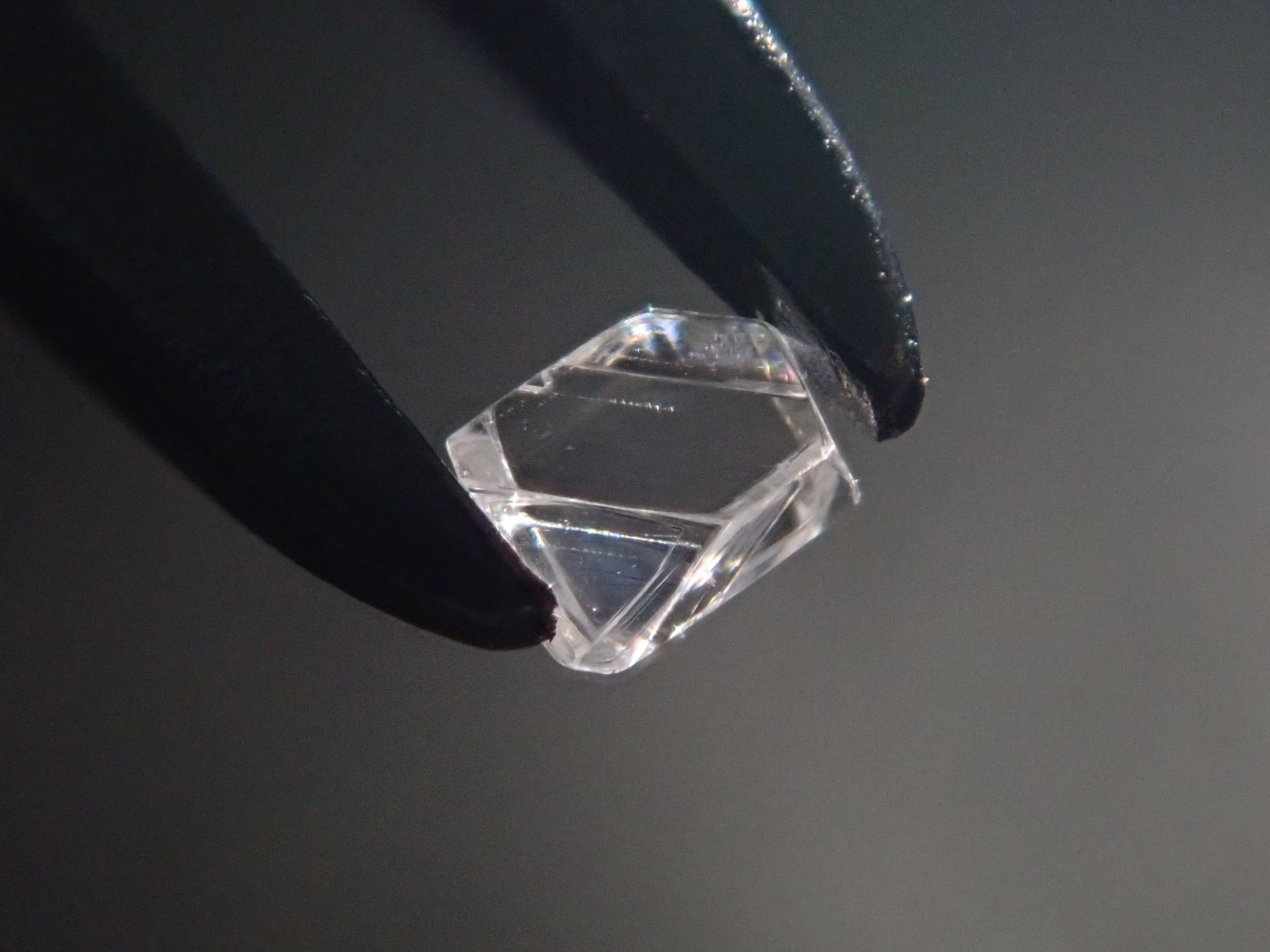 ダイヤモンド原石（ソーヤブル） 0.063ct 原石