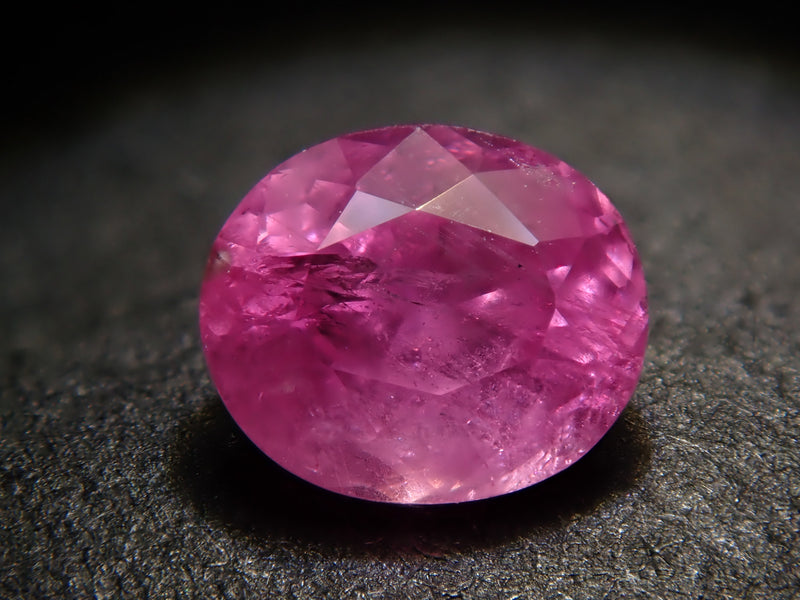 Ice ruby ​​(pink sapphire) from Greenland 0.416ct loose with certificate