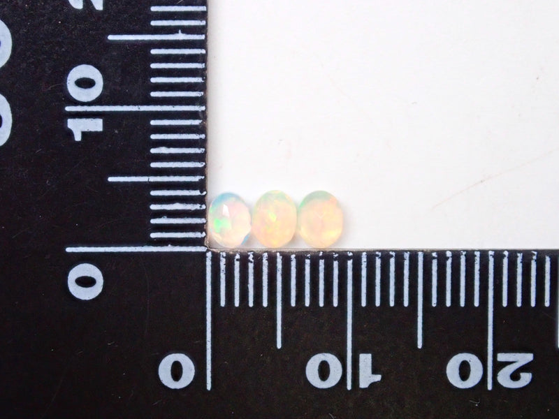 埃塞俄比亞蛋白石 1 顆（橢圓形切割，3 x 4 毫米）散裝（多次購買可享折扣）