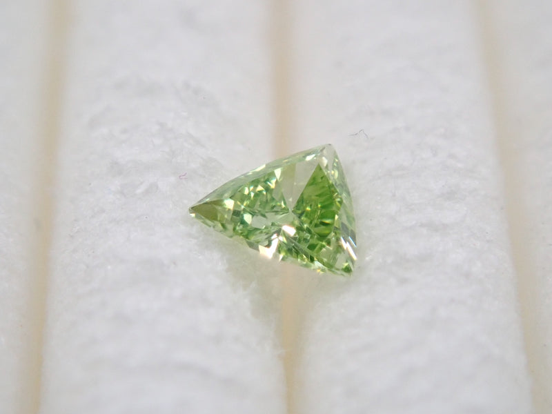 ミントグリーンダイヤモンド（トリートメント） 0.061ctルース（VSクラス相当）