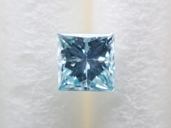 アイスブルーダイヤ　0.304 0.196 k18　レーザーホール　蛍光ダイヤアクセサリー