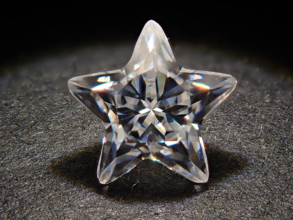 合成モアッサナイト 0.748ctルース（お星様カット）
