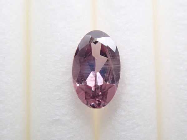 ★天然カラーチェンジガーネット★赤紫から赤褐色へ✨ソ付✨ 紫から赤へ 色が変わるガーネット カラーチェンジガーネット 0.40ct b