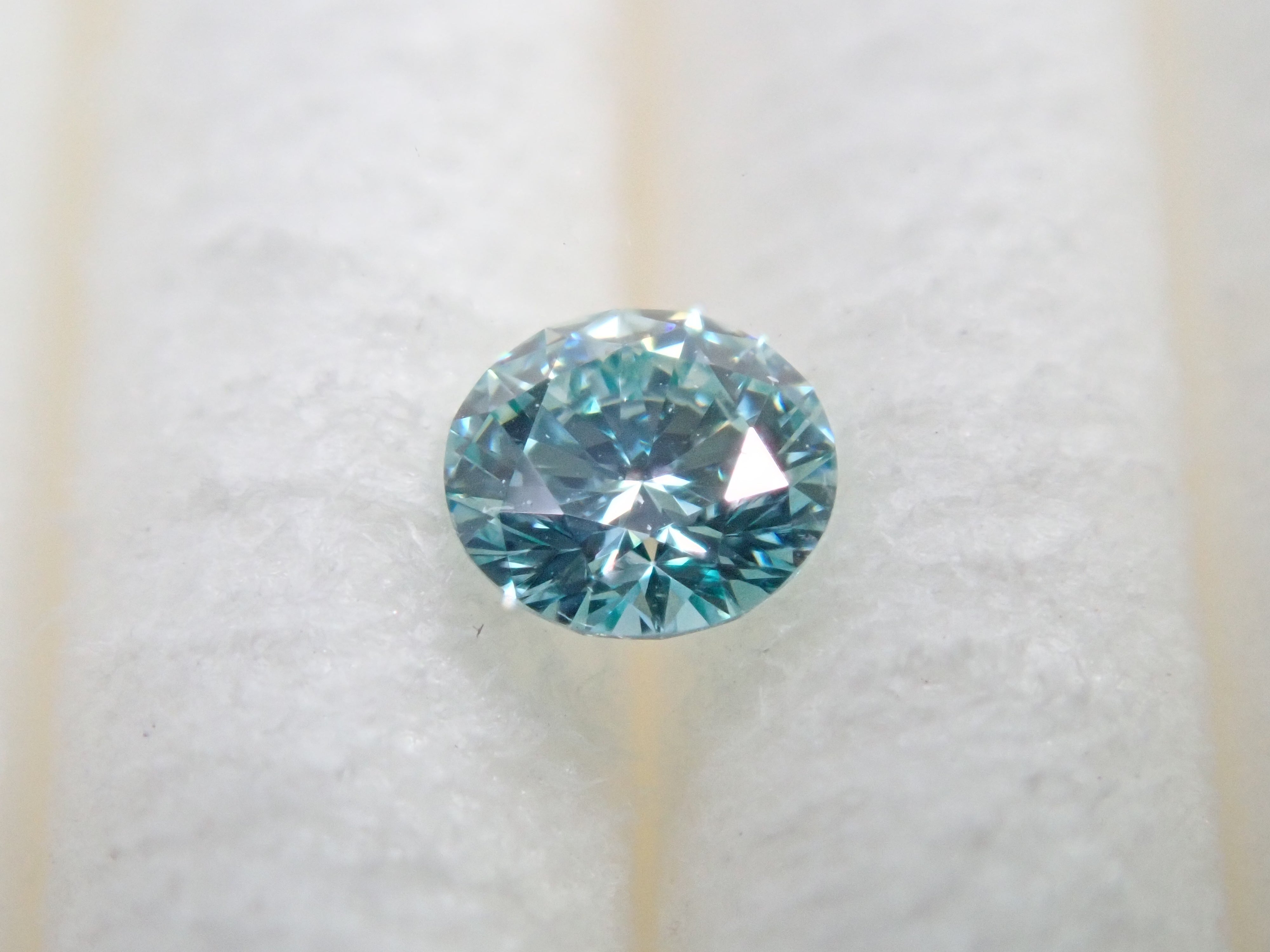 アイスブルーダイヤモンド 0.082ctルース(FANCY GREENISH BLUE, VS1)