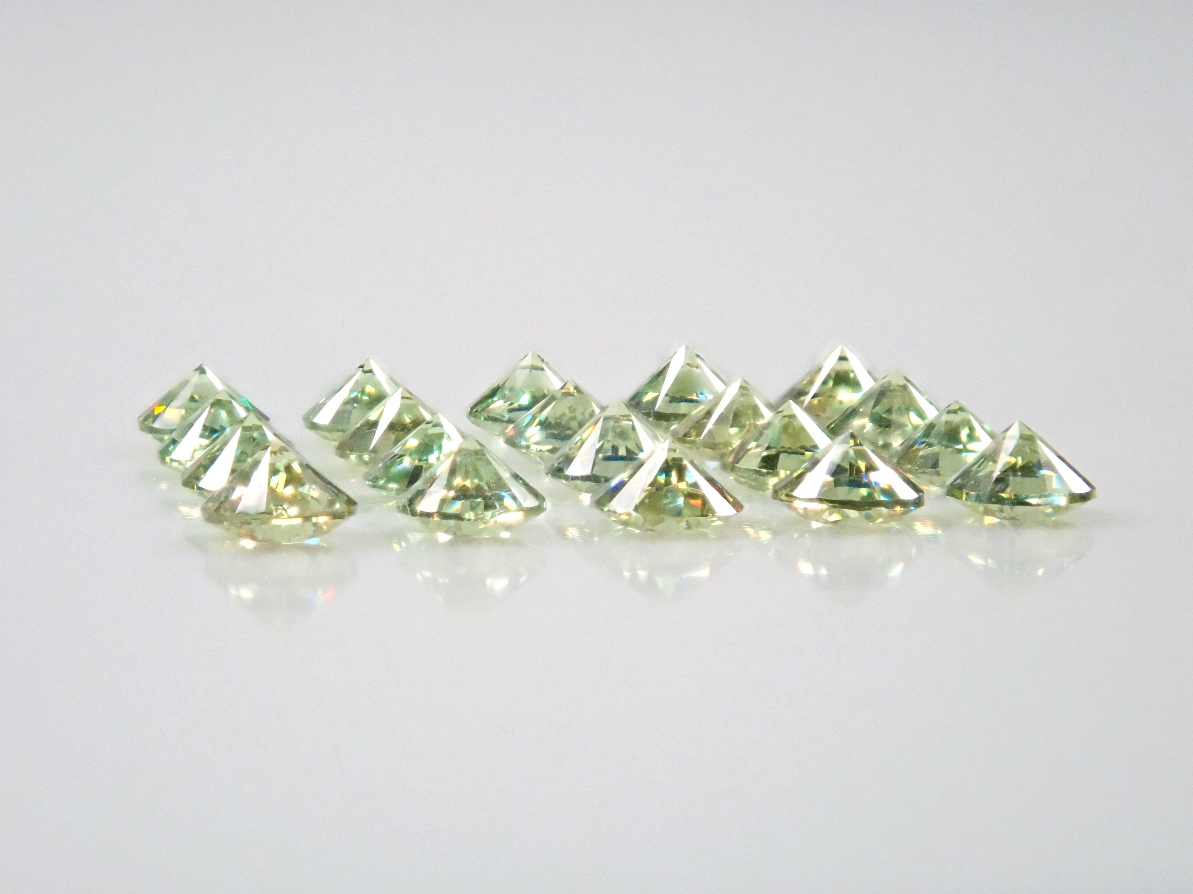 1 stone demantoid garnet from Madagascar (2mm, round cut)《Tucson's most talked about stone》《Multiple purchase discount available》